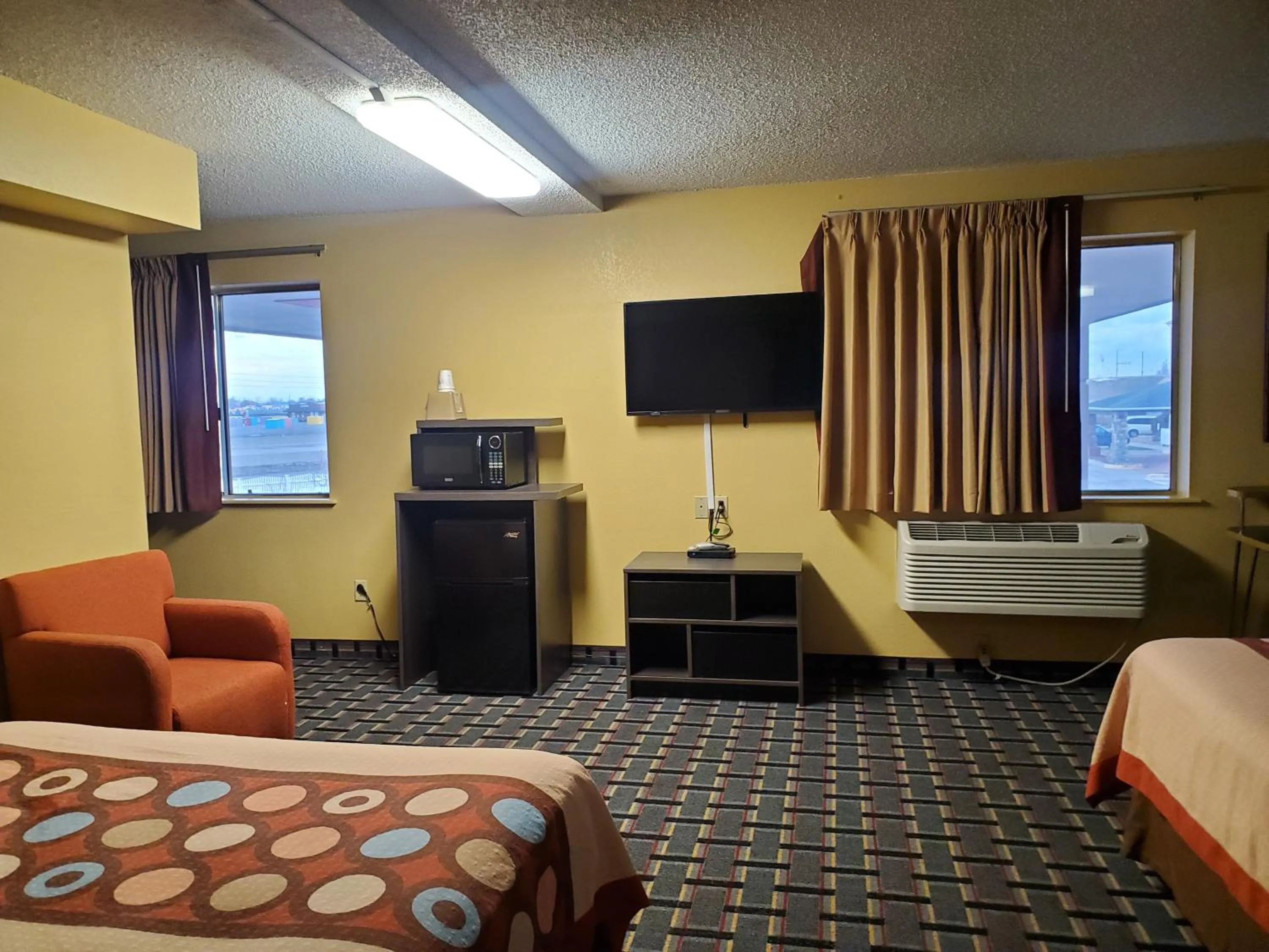TV and multimedia, Bed in Super 8 by Wyndham Henderson North East Denver