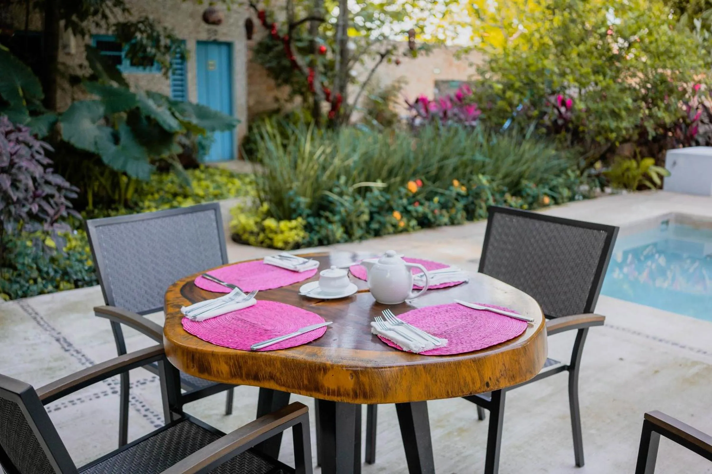 Property building in Hotel Posada San Juan