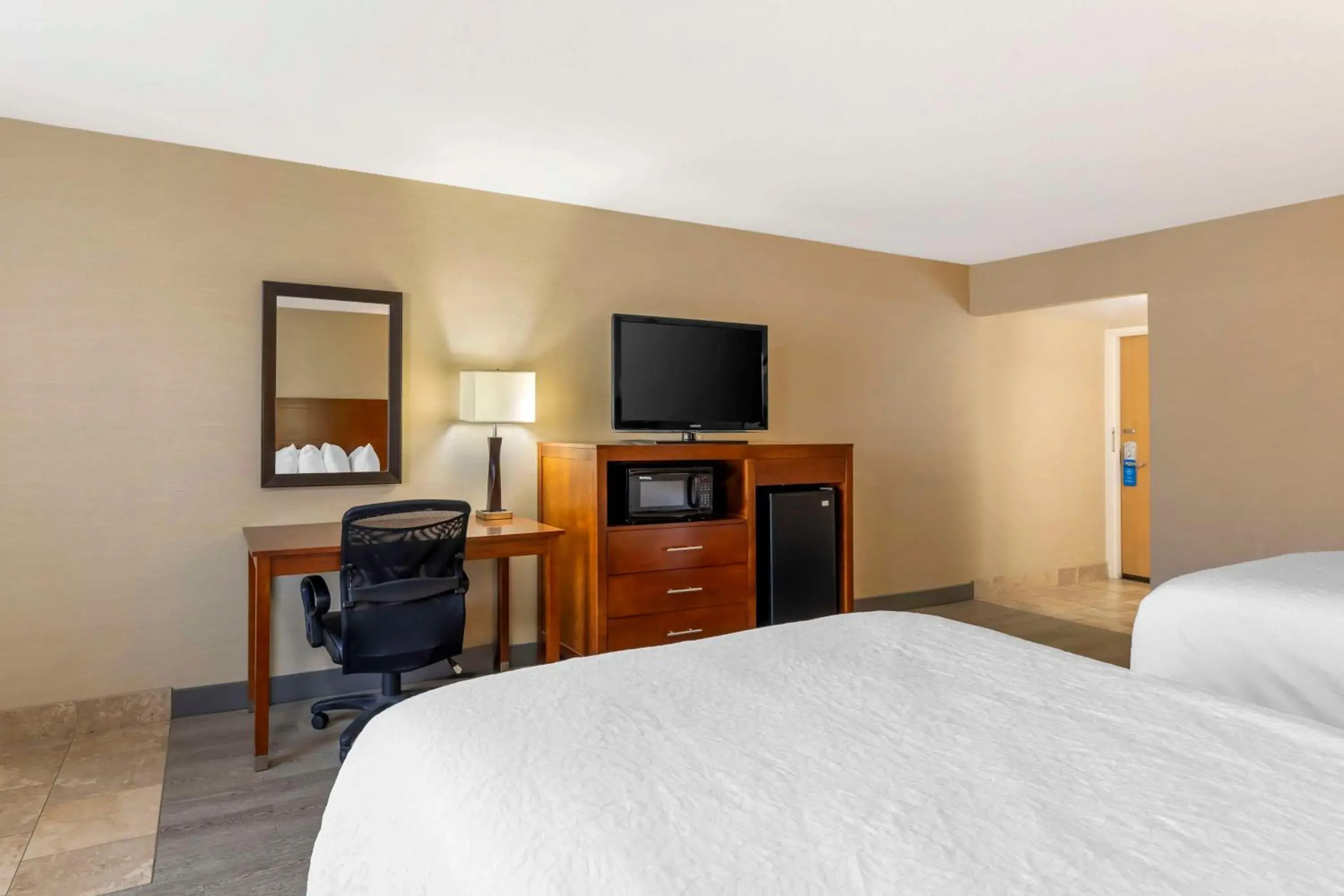 Bedroom, Bed in Best Western Cotton Tree Inn Bedroom, Bed in Best Western Cotton Tree Inn