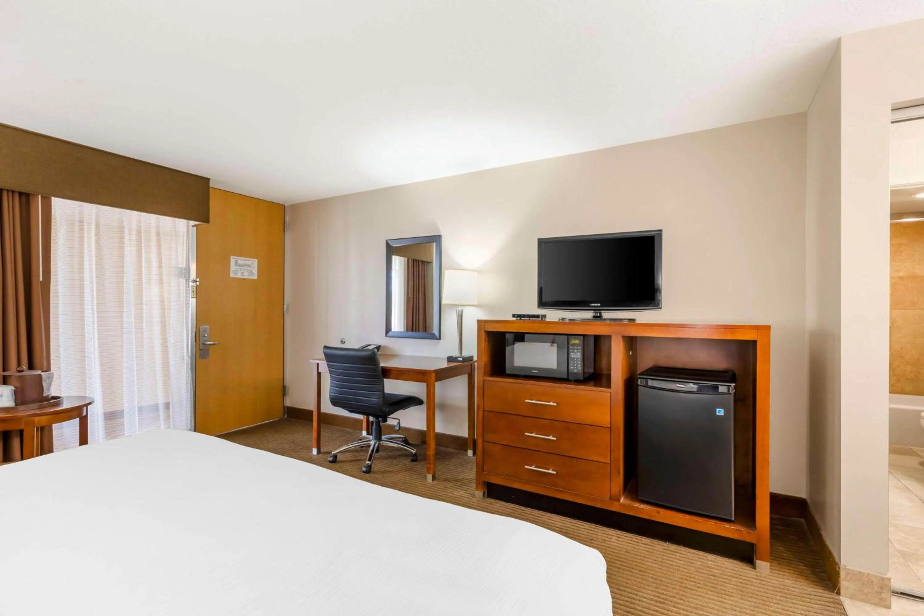 Bedroom, Bed in Best Western Cotton Tree Inn