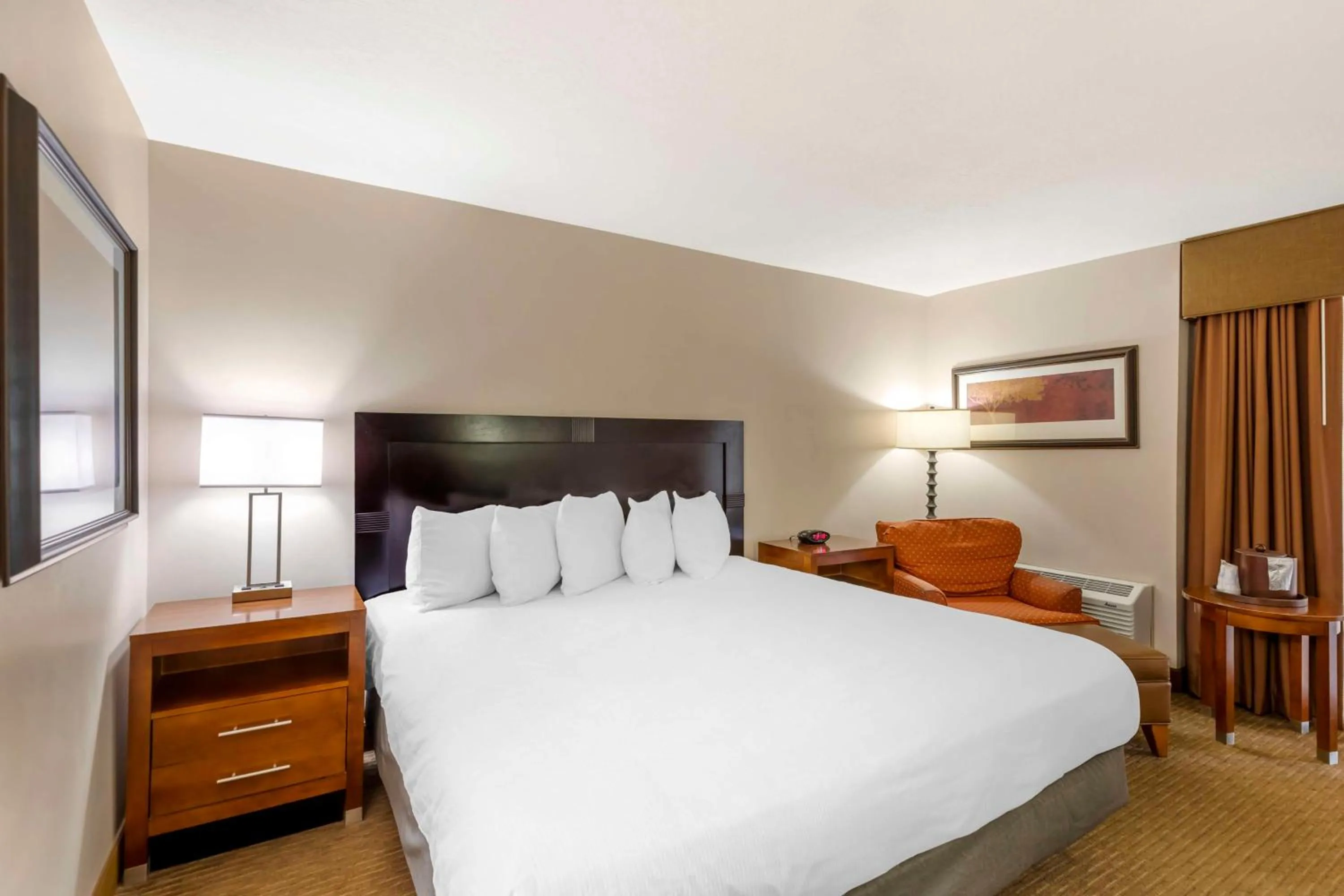 Bedroom, Bed in Best Western Cotton Tree Inn