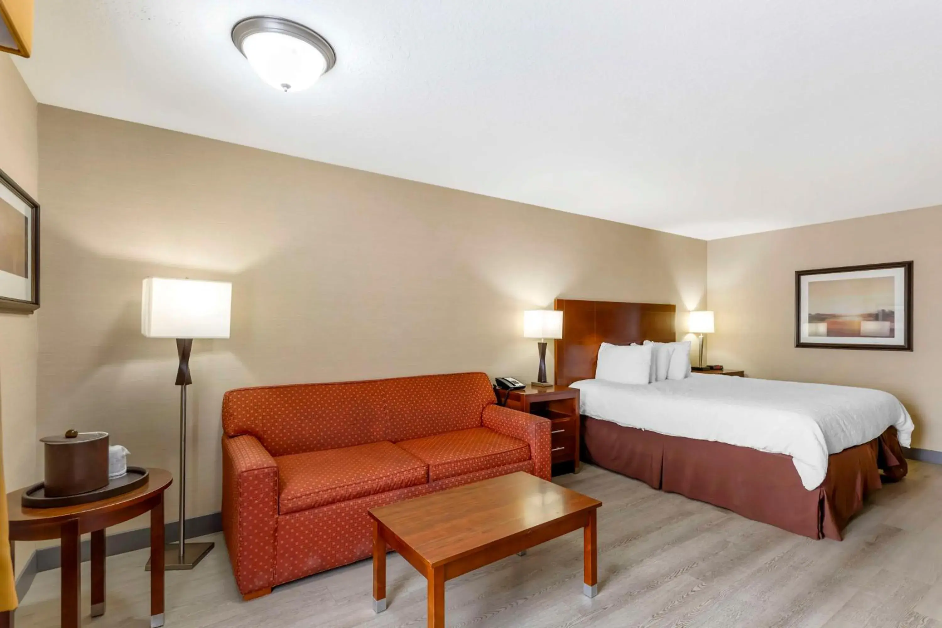 Bedroom, Bed in Best Western Cotton Tree Inn Bedroom, Bed in Best Western Cotton Tree Inn