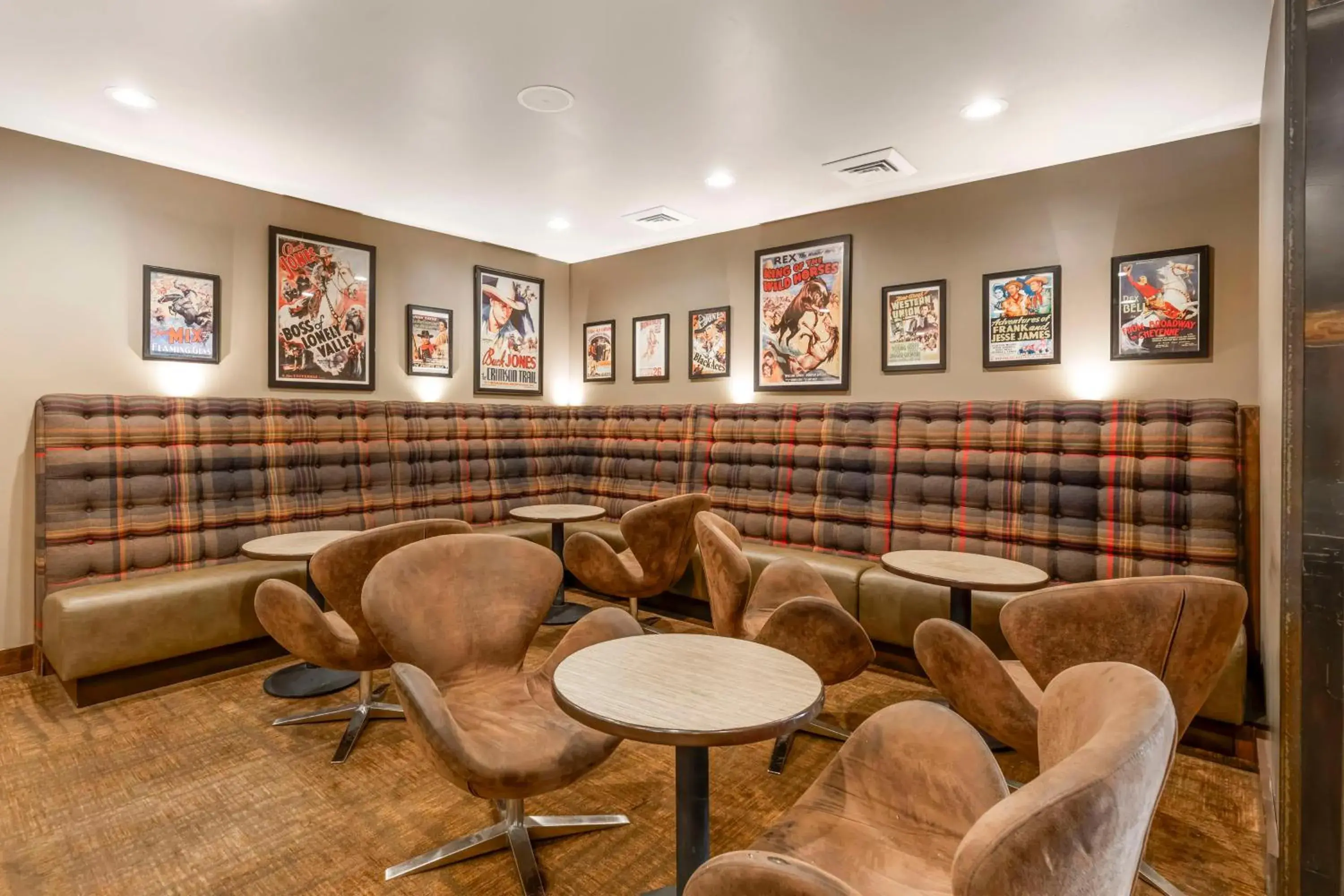 Lounge or bar in Best Western Cotton Tree Inn Lounge or bar in Best Western Cotton Tree Inn