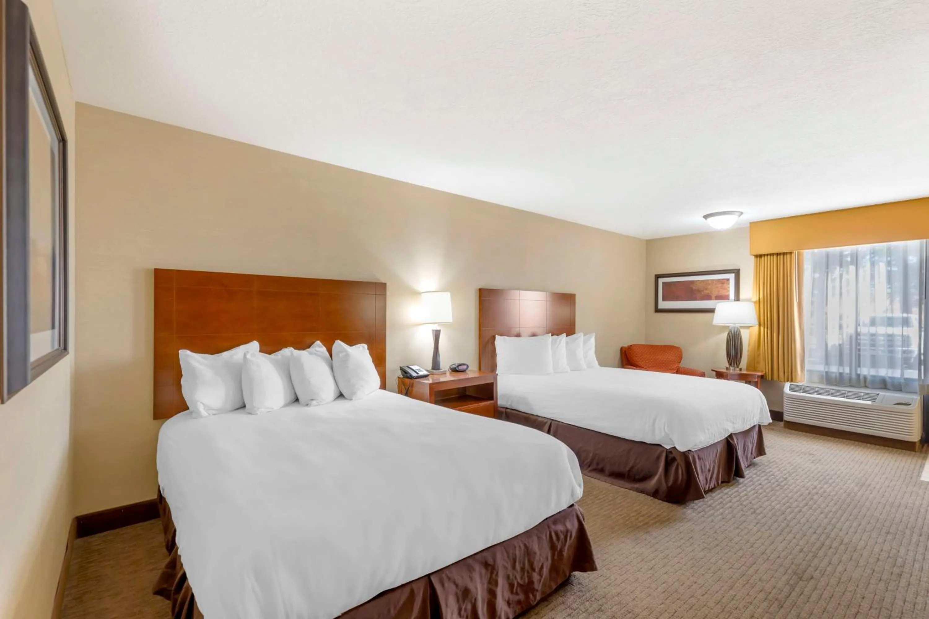 Bedroom, Bed in Best Western Cotton Tree Inn