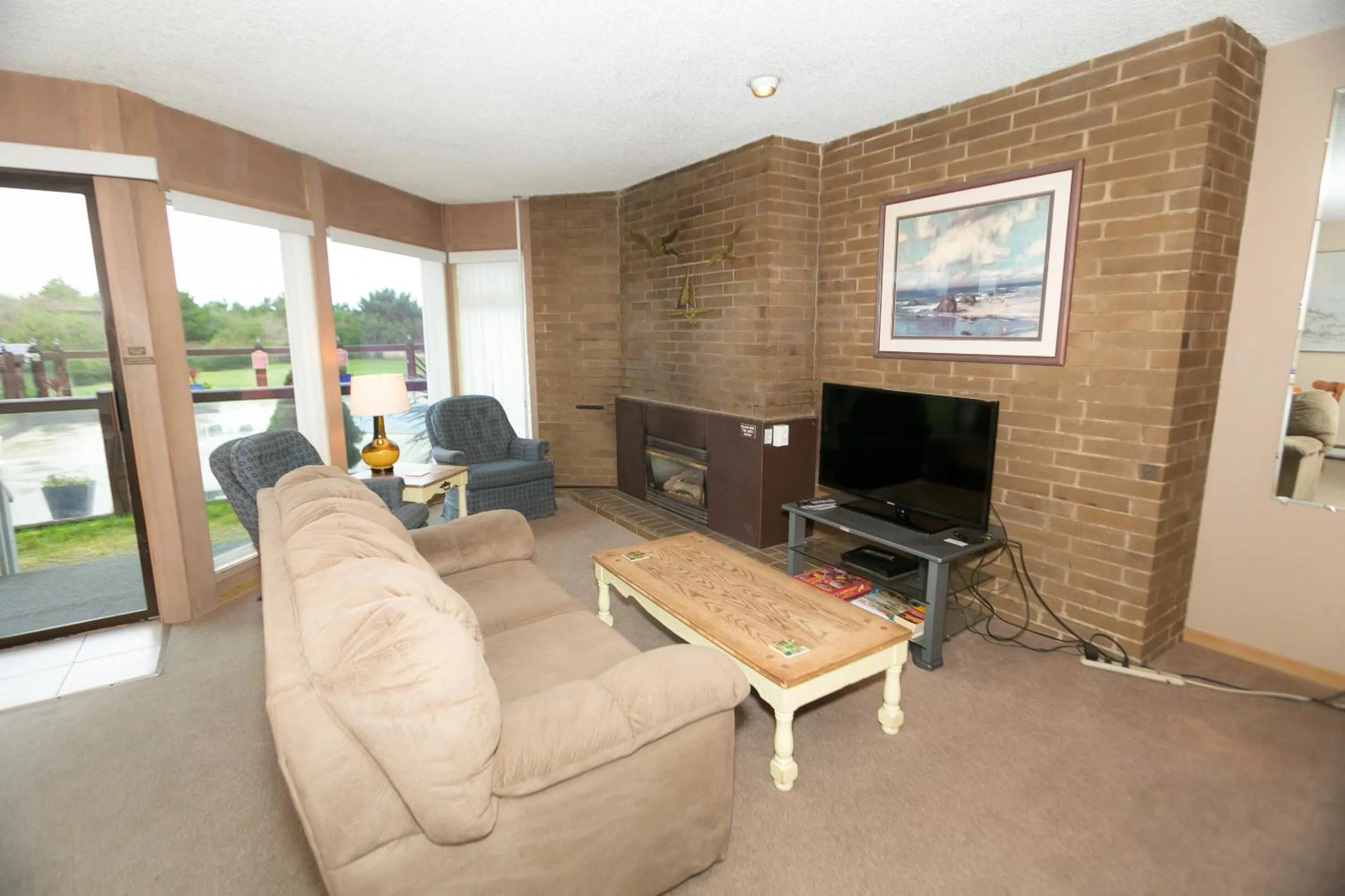 TV and multimedia in Grey Gull