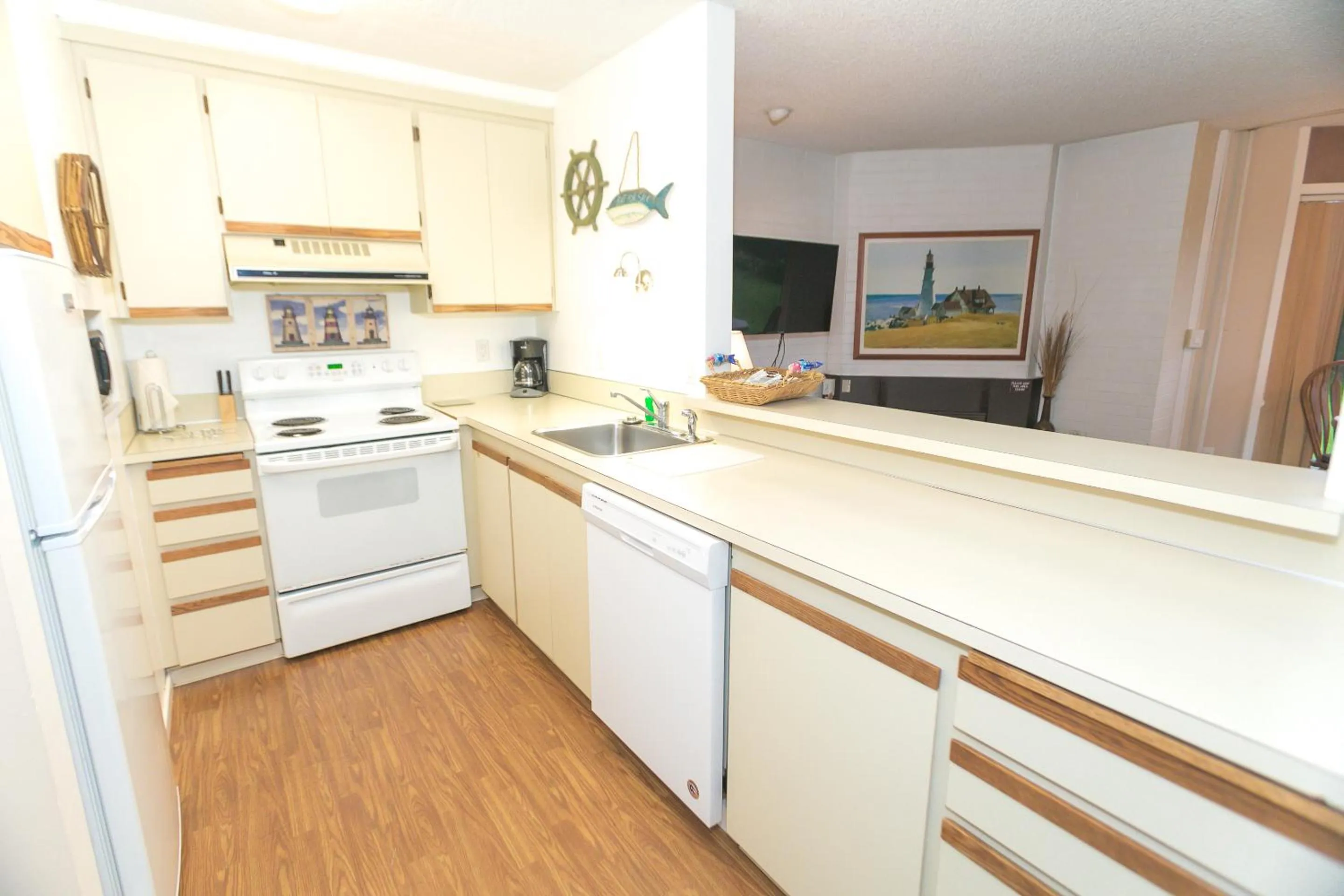 Kitchen or kitchenette in Grey Gull