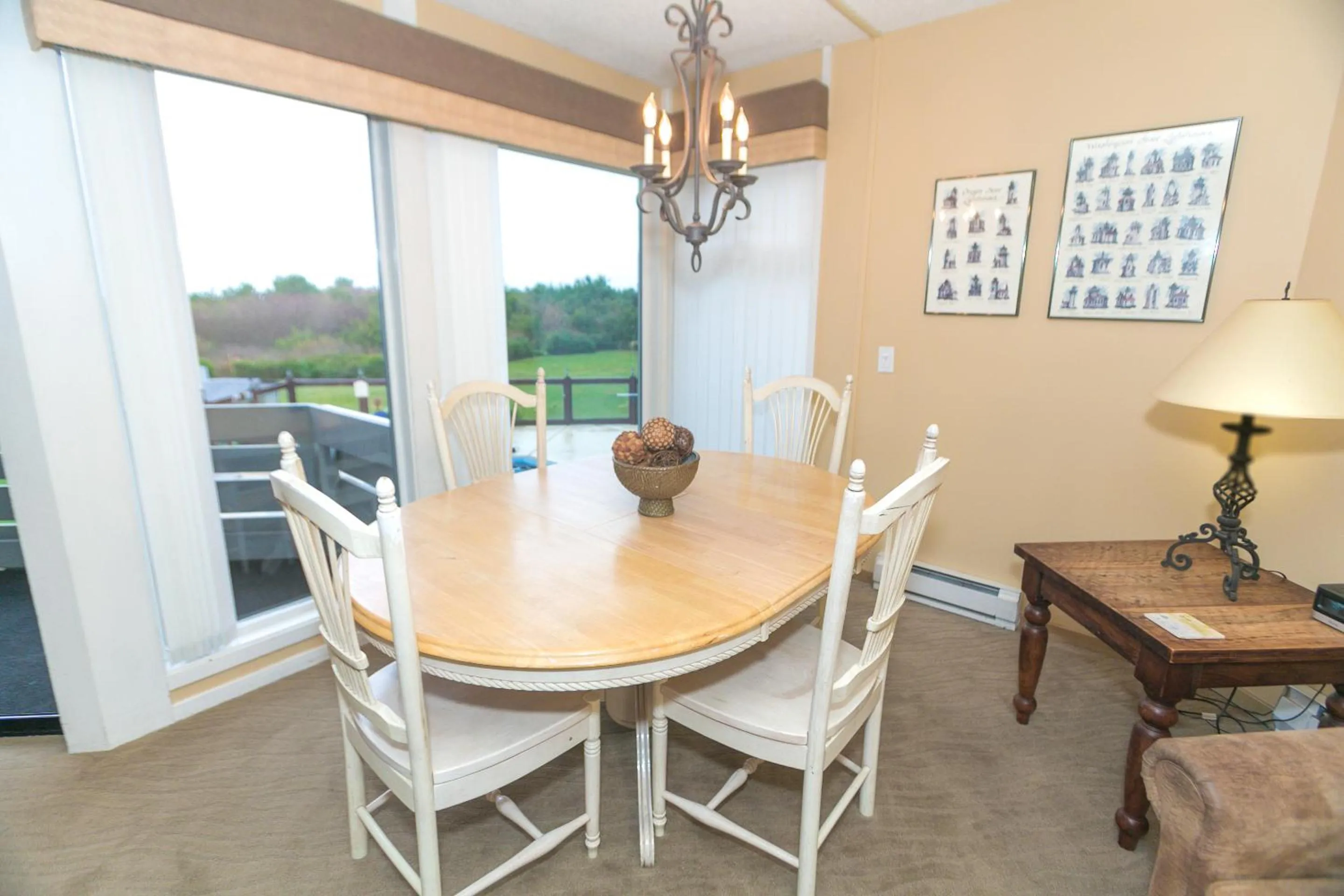 Dining area in Grey Gull