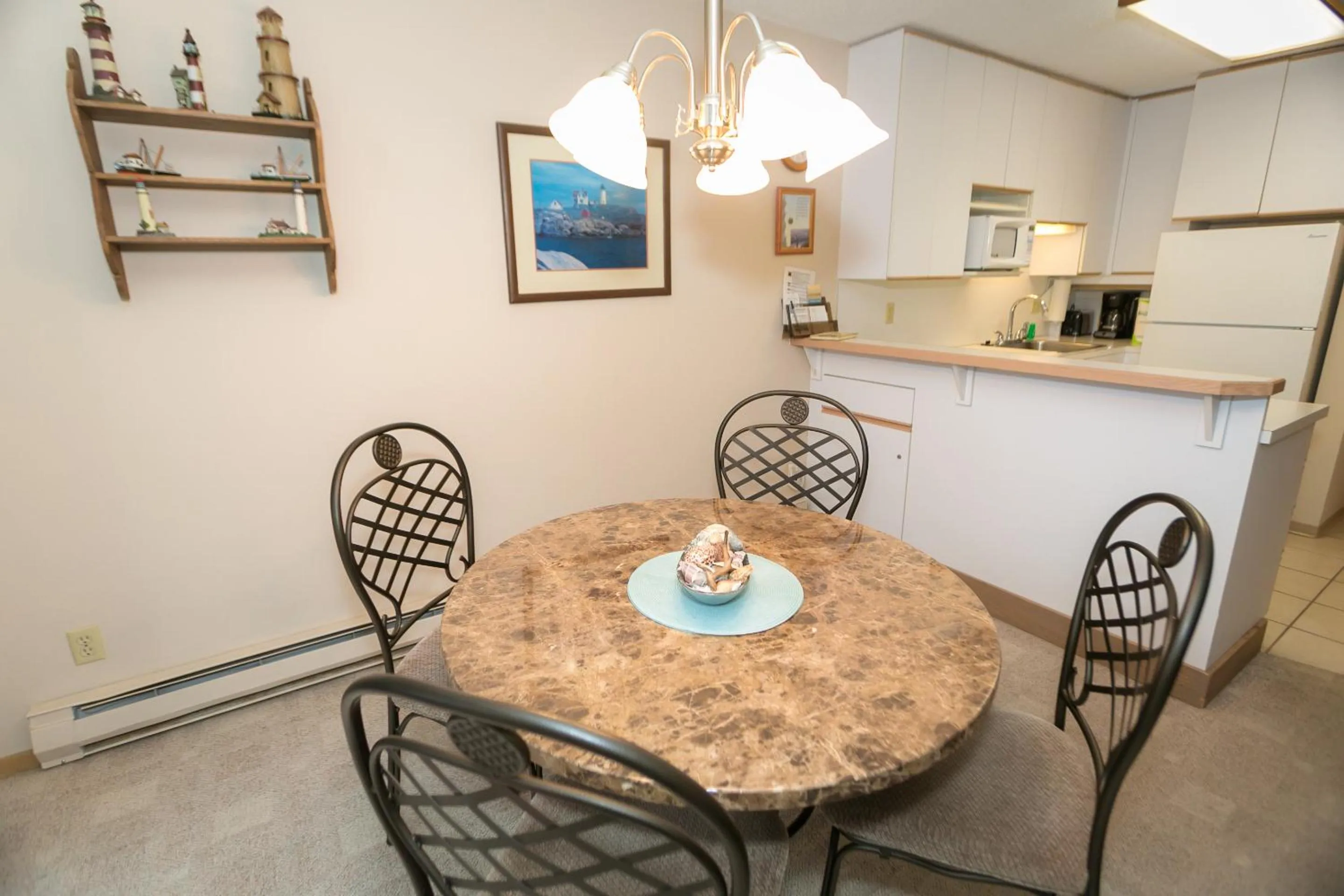 Kitchen or kitchenette in Grey Gull