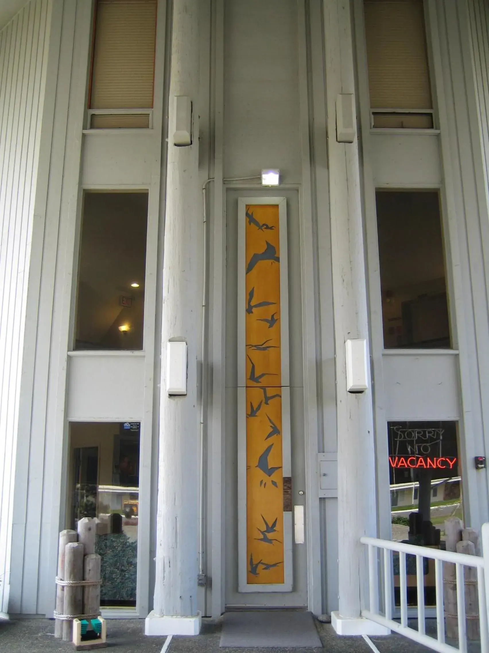 Facade/entrance in Grey Gull Facade/entrance in Grey Gull