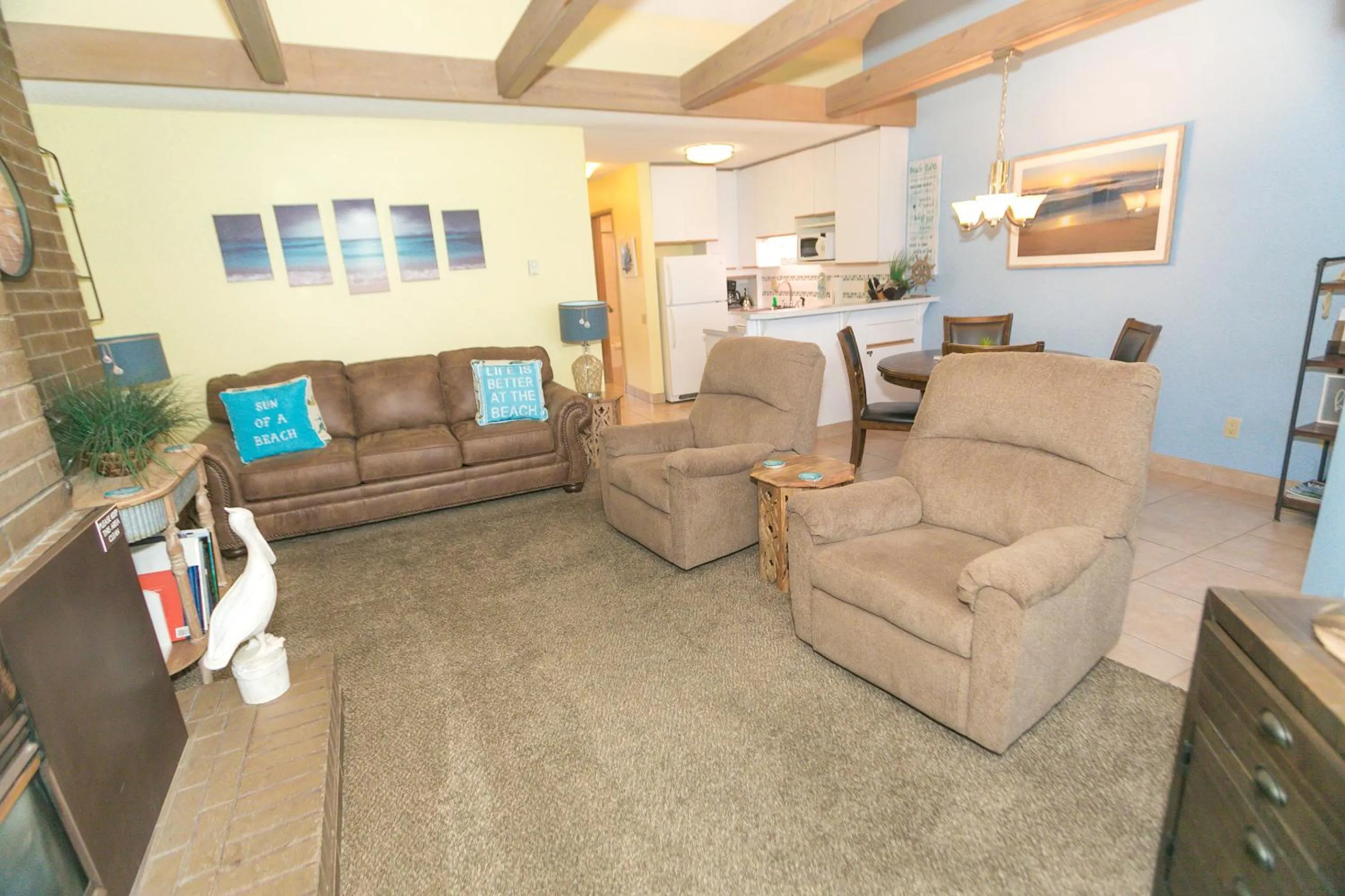 Kitchen or kitchenette in Grey Gull