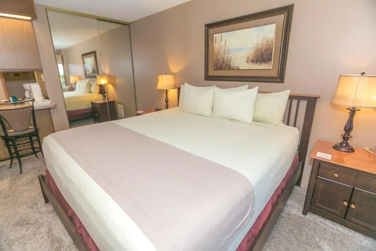 Bed in Grey Gull Bed in Grey Gull