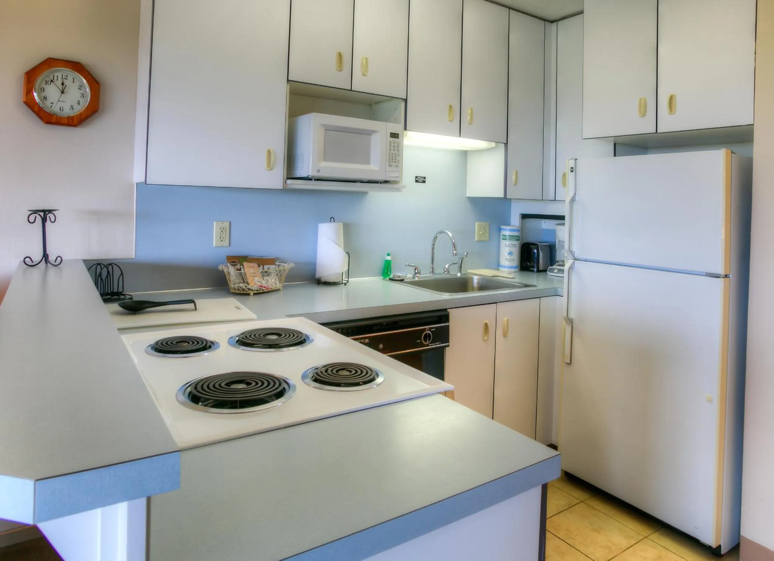 Kitchen or kitchenette in Grey Gull