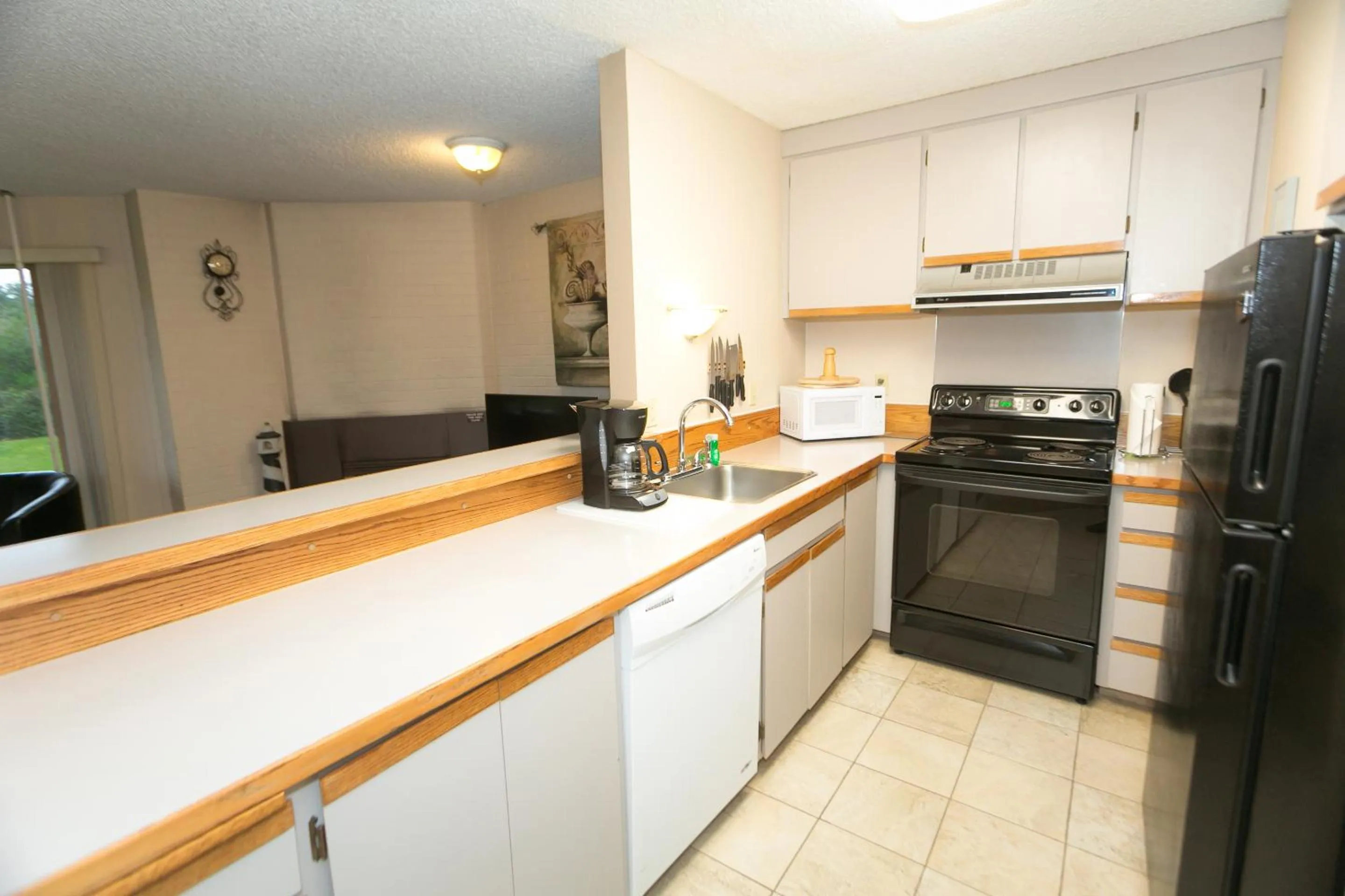 Kitchen or kitchenette in Grey Gull