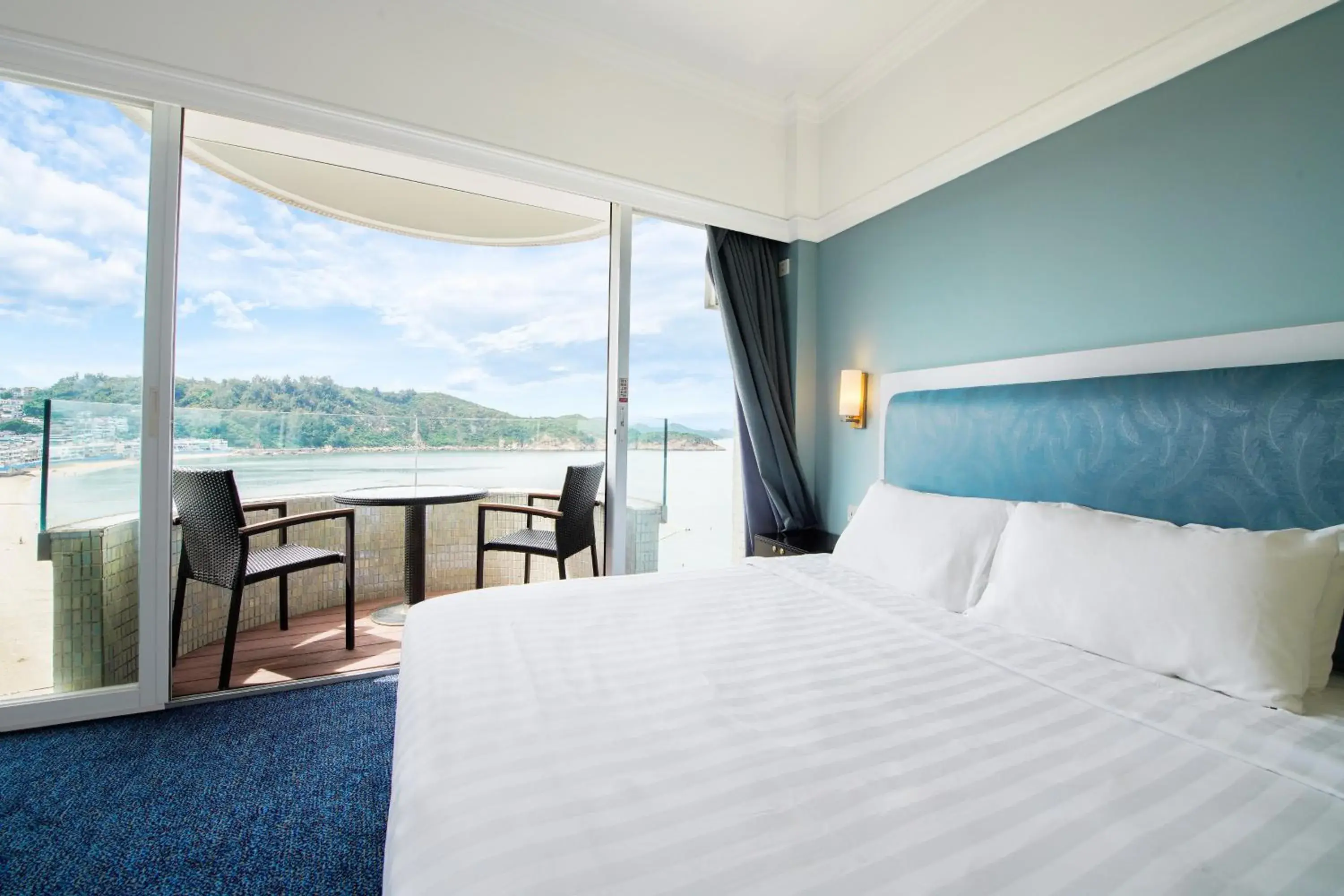 Property building, Bed in Warwick Hotel Cheung Chau Property building, Bed in Warwick Hotel Cheung Chau