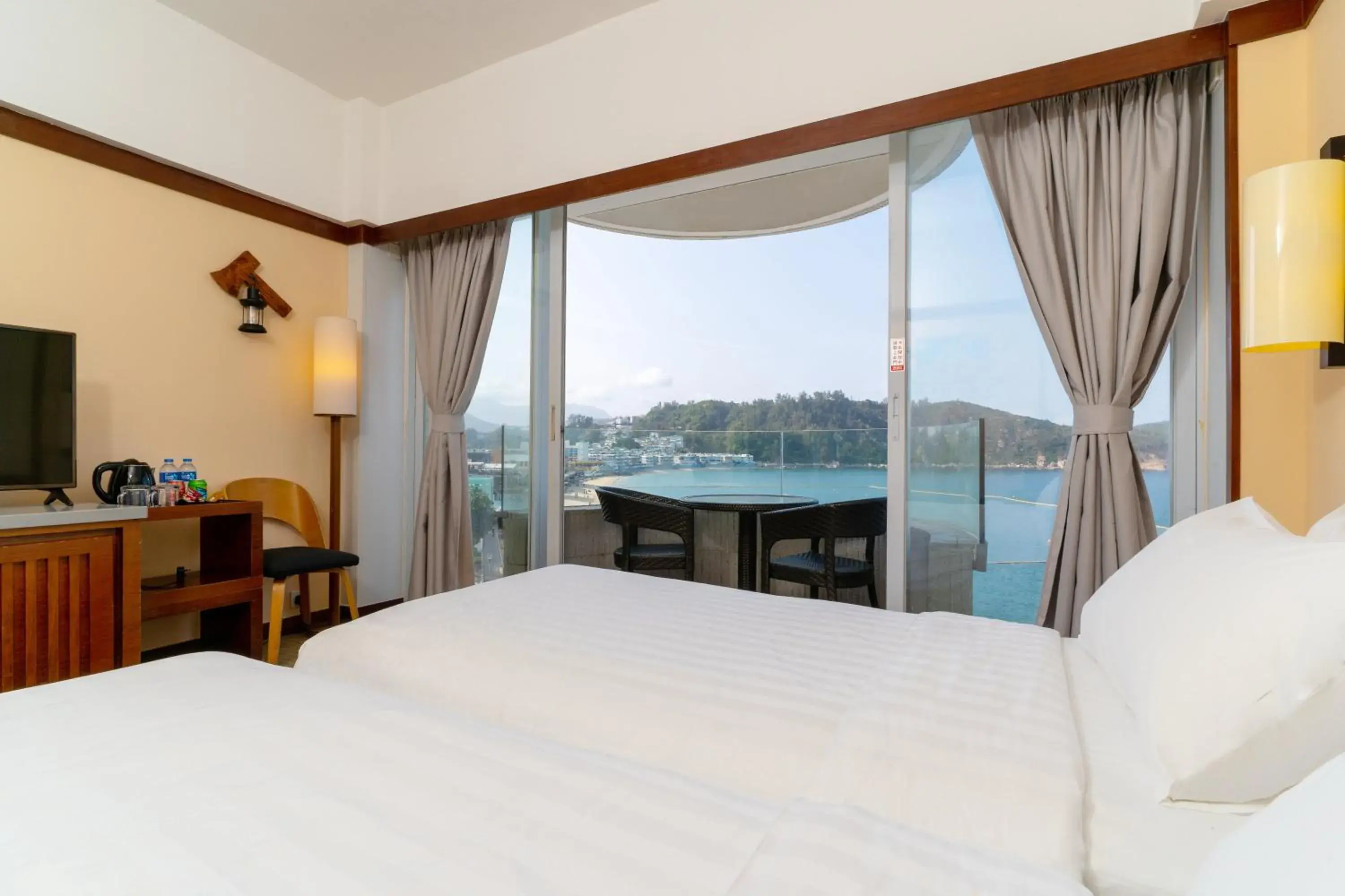 Property building, Bed in Warwick Hotel Cheung Chau Property building, Bed in Warwick Hotel Cheung Chau
