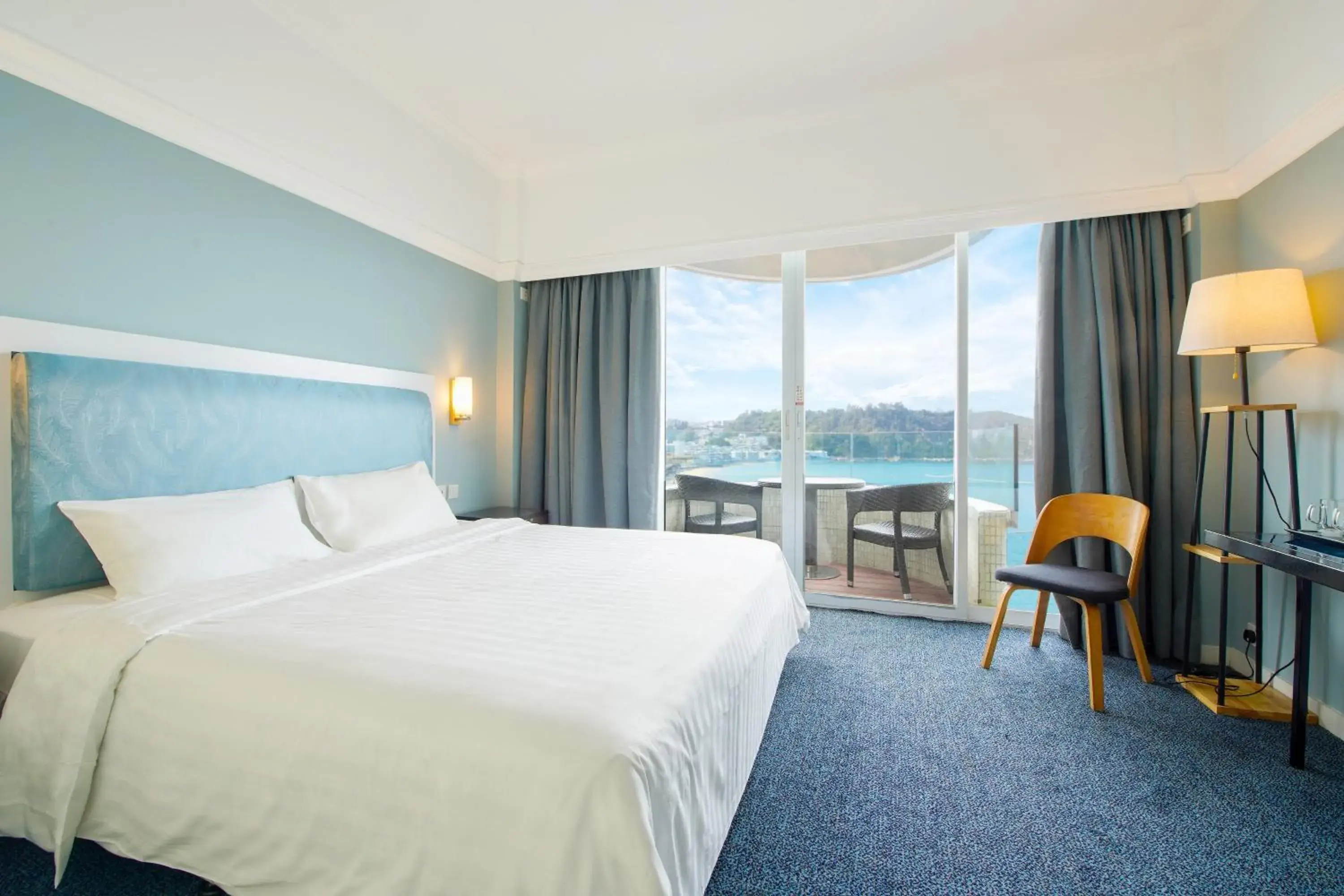 Property building, Bed in Warwick Hotel Cheung Chau Property building, Bed in Warwick Hotel Cheung Chau