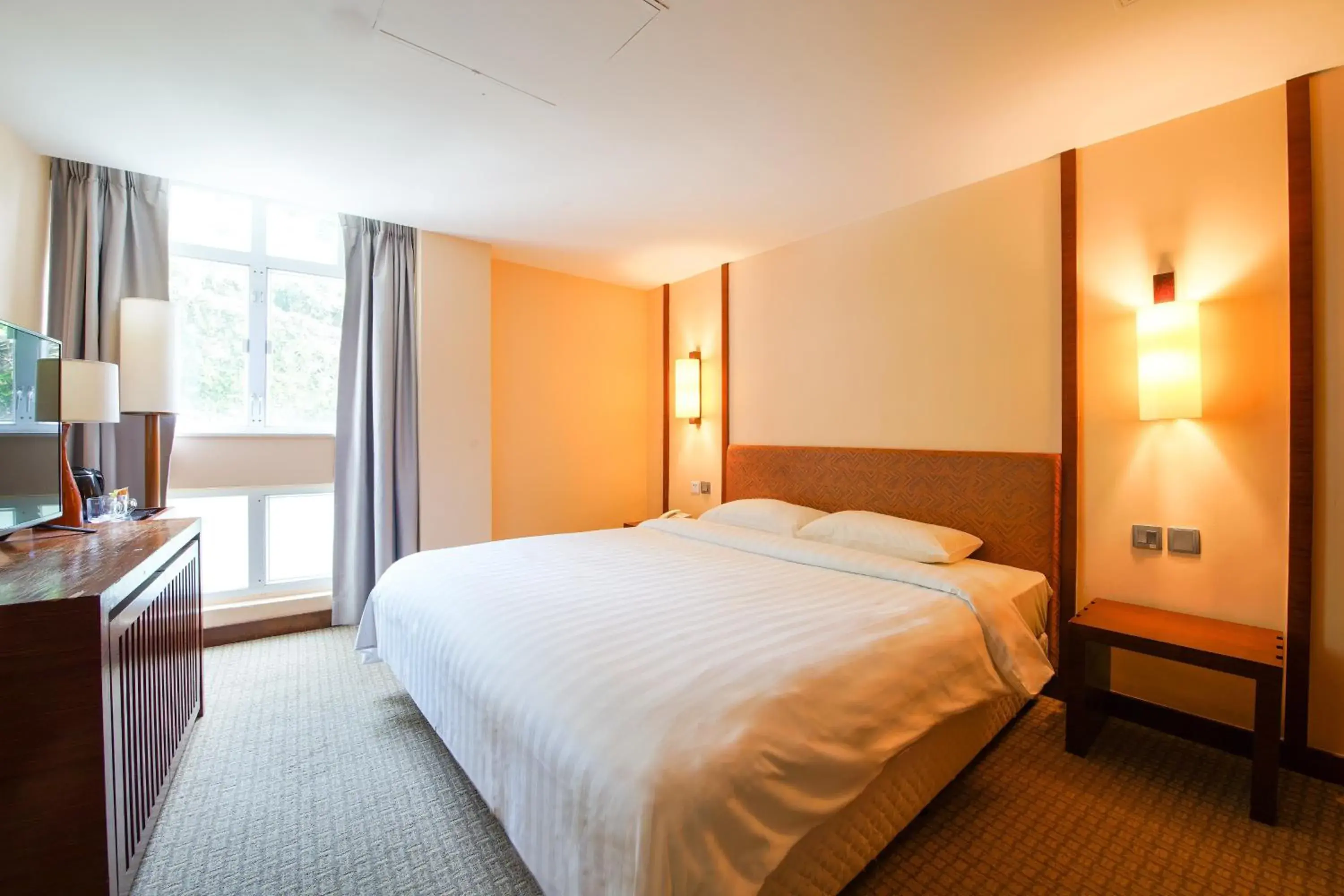 Property building, Bed in Warwick Hotel Cheung Chau Property building, Bed in Warwick Hotel Cheung Chau