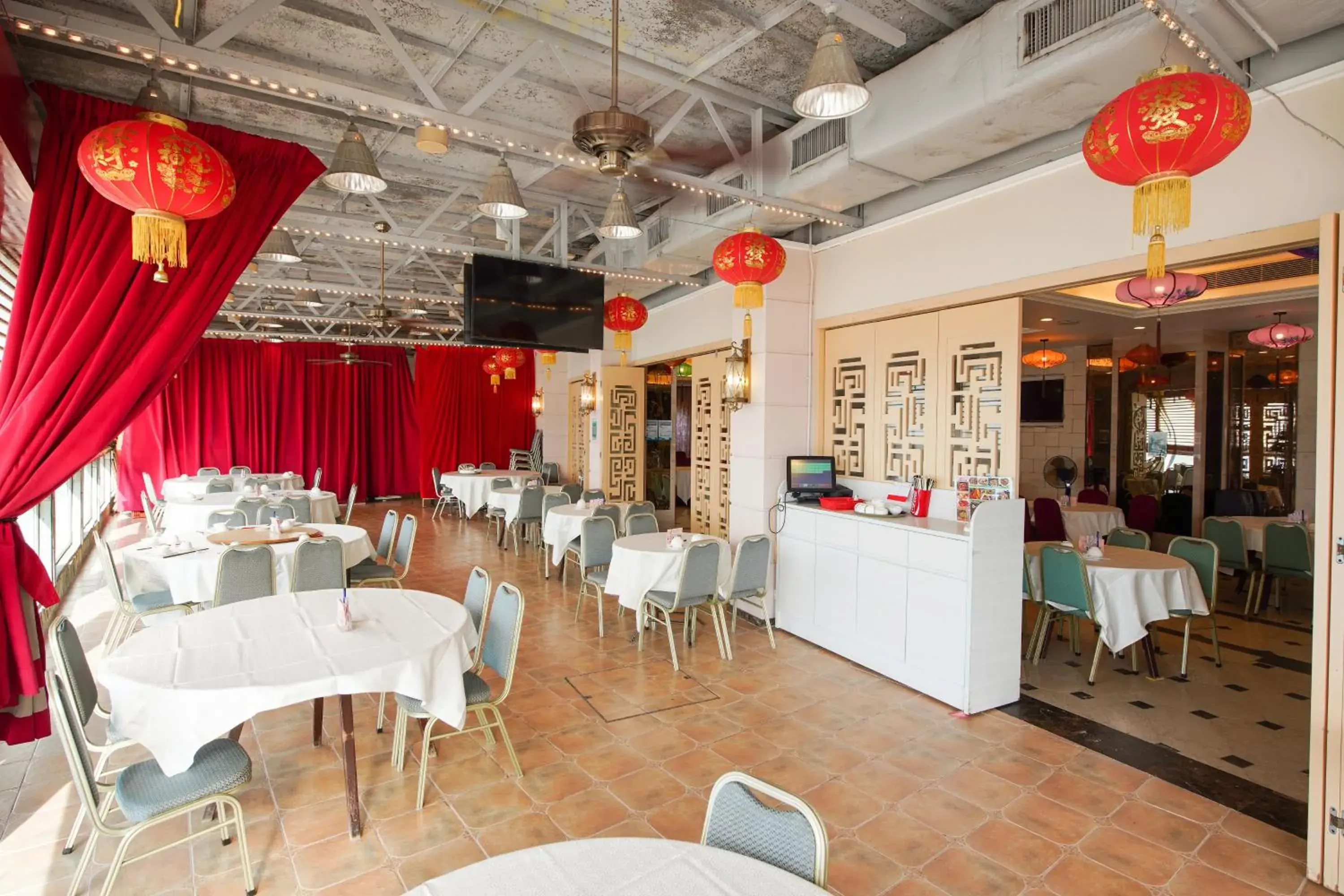Restaurant/places to eat in Warwick Hotel Cheung Chau Restaurant/places to eat in Warwick Hotel Cheung Chau