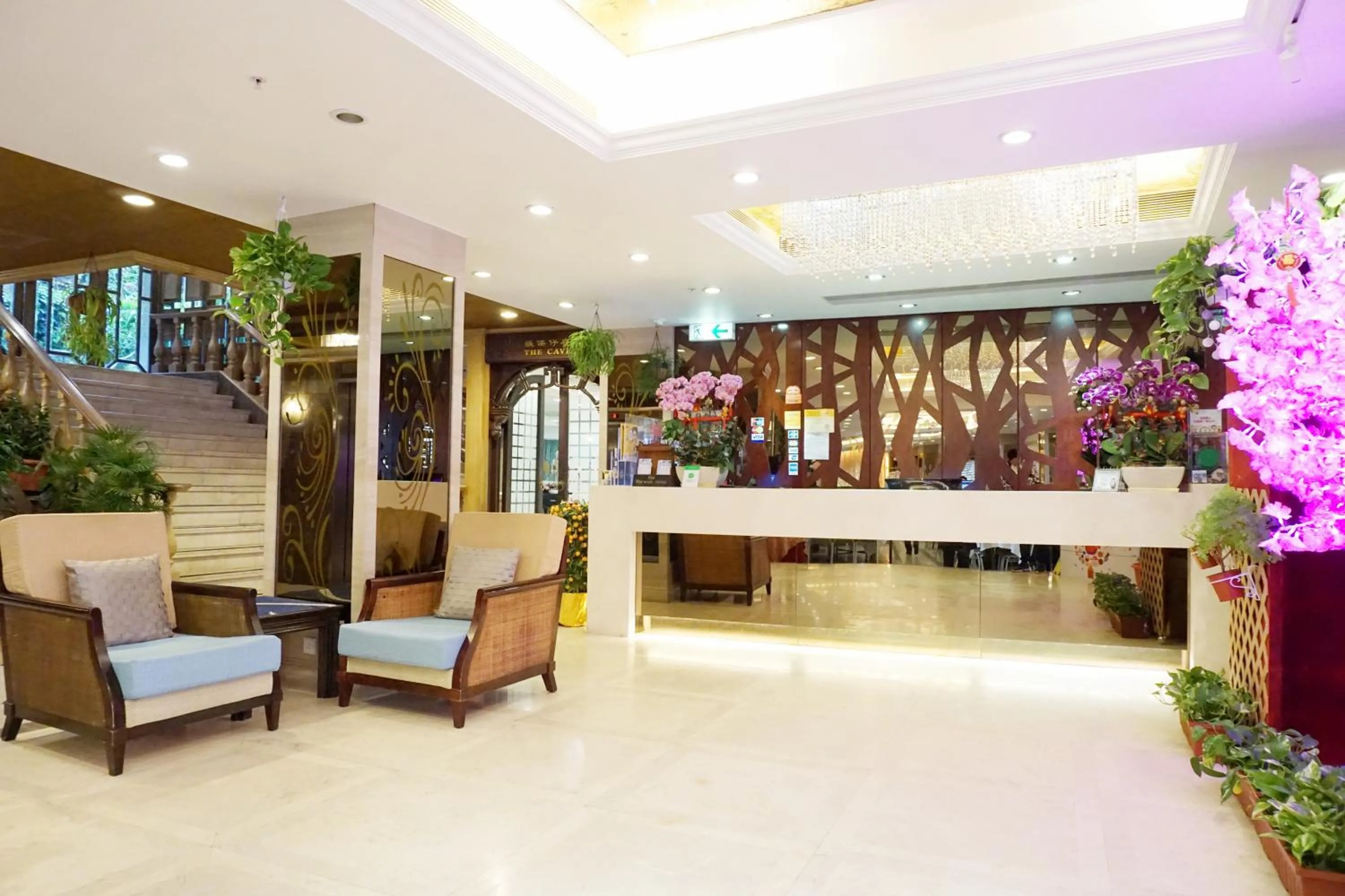 Lobby or reception in Warwick Hotel Cheung Chau