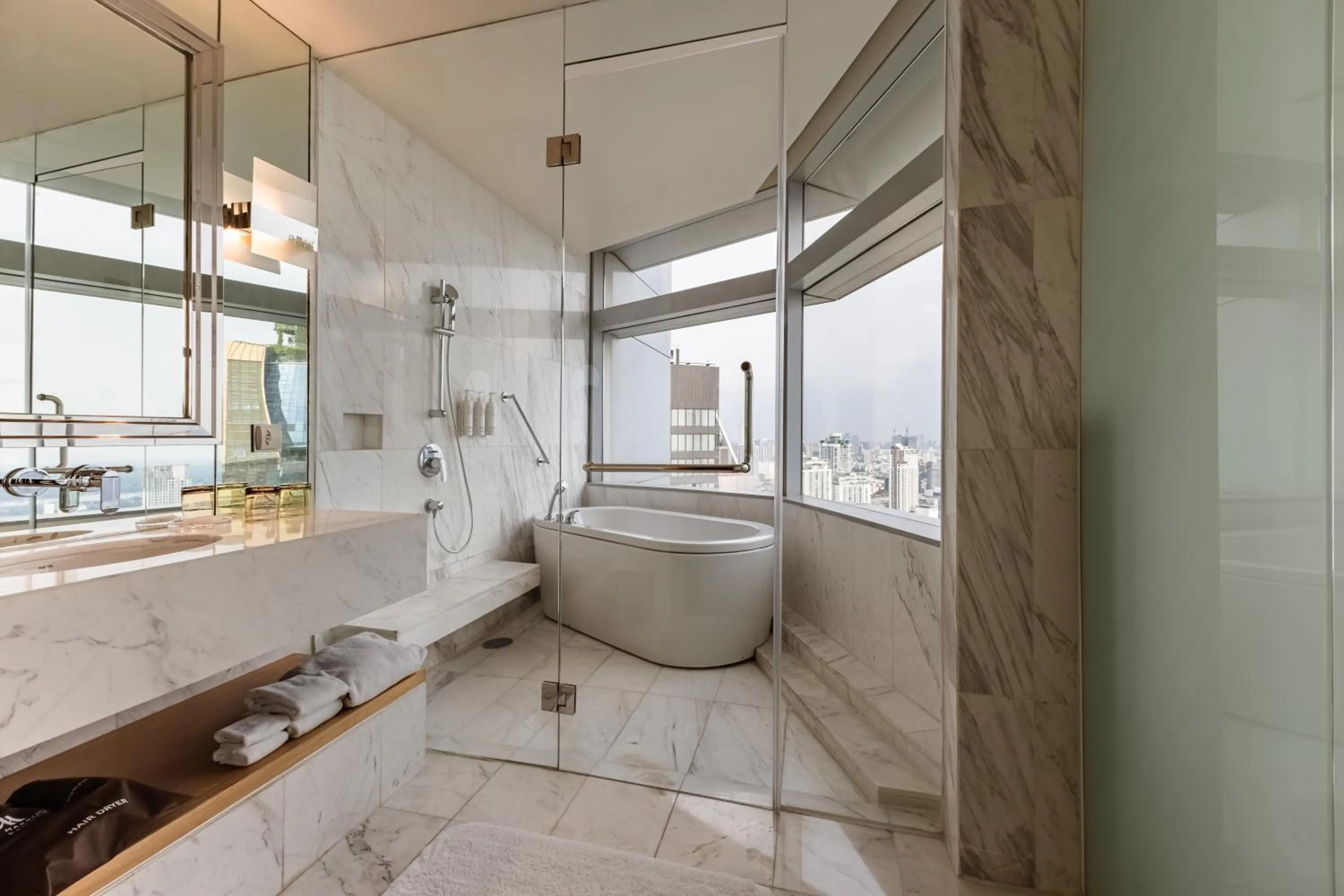 Bathroom in Bangkok Marriott Hotel Sukhumvit
