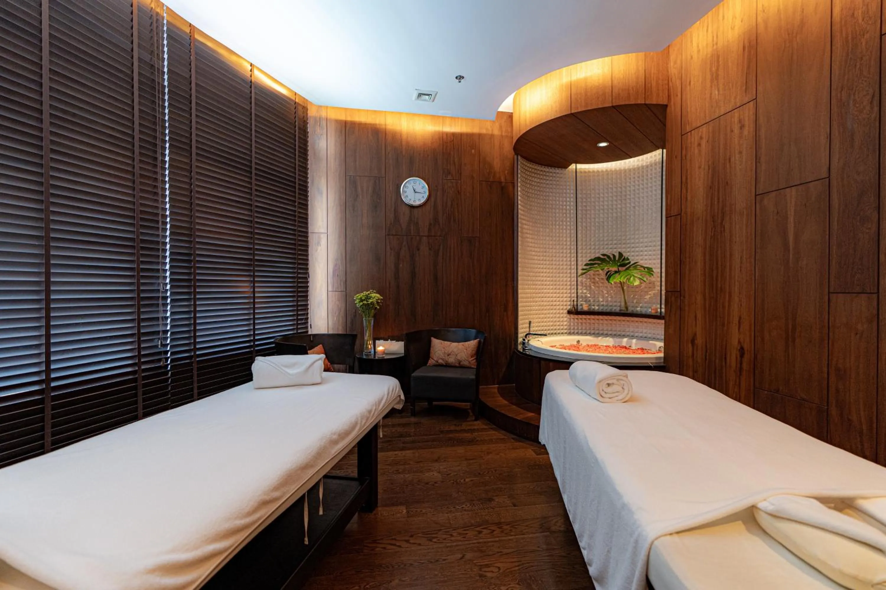 Spa and wellness centre/facilities, Bed in Bangkok Marriott Hotel Sukhumvit
