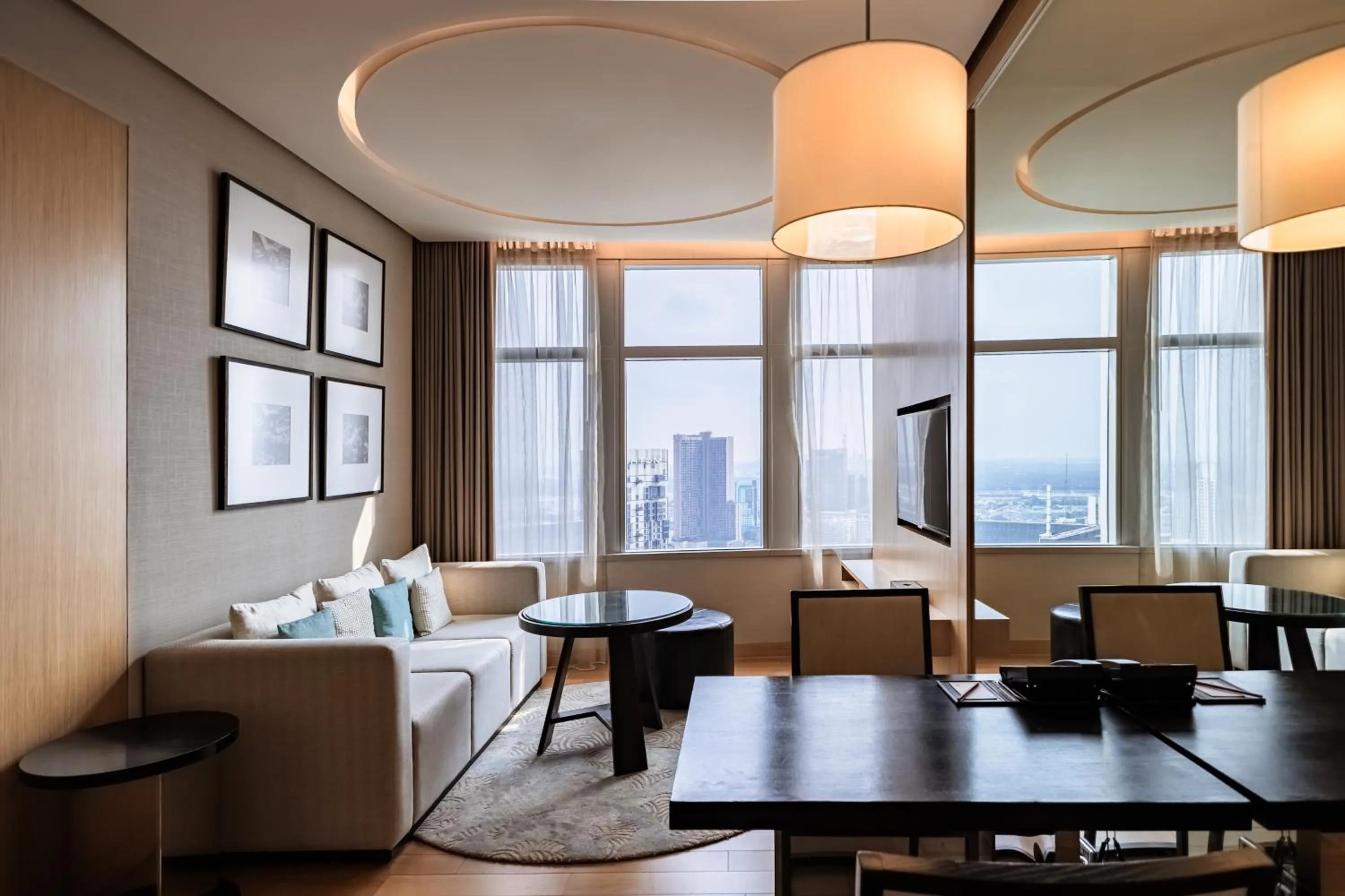 Living room in Bangkok Marriott Hotel Sukhumvit