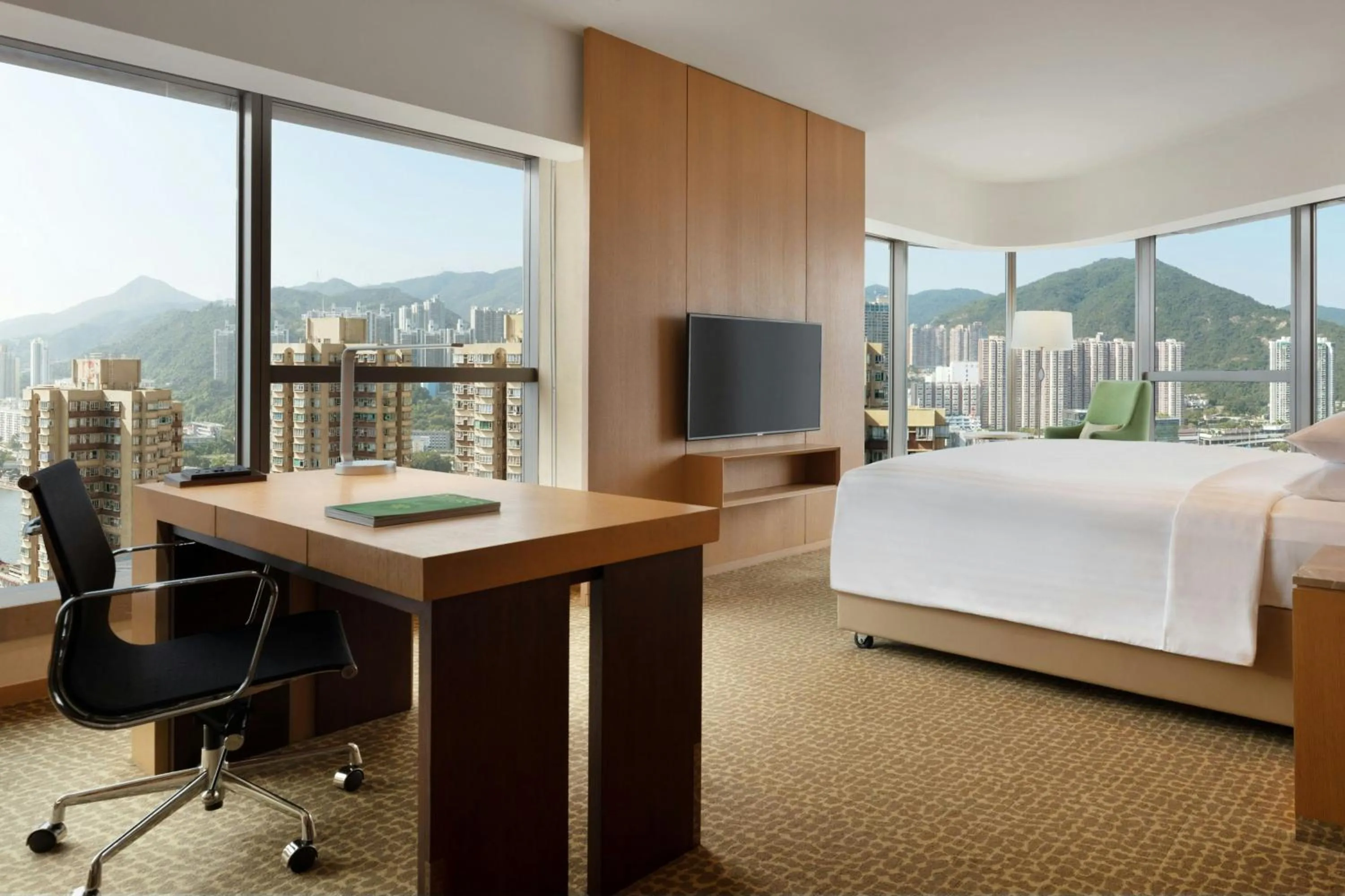 Photo of the whole room, Bed in Courtyard by Marriott Hong Kong Sha Tin