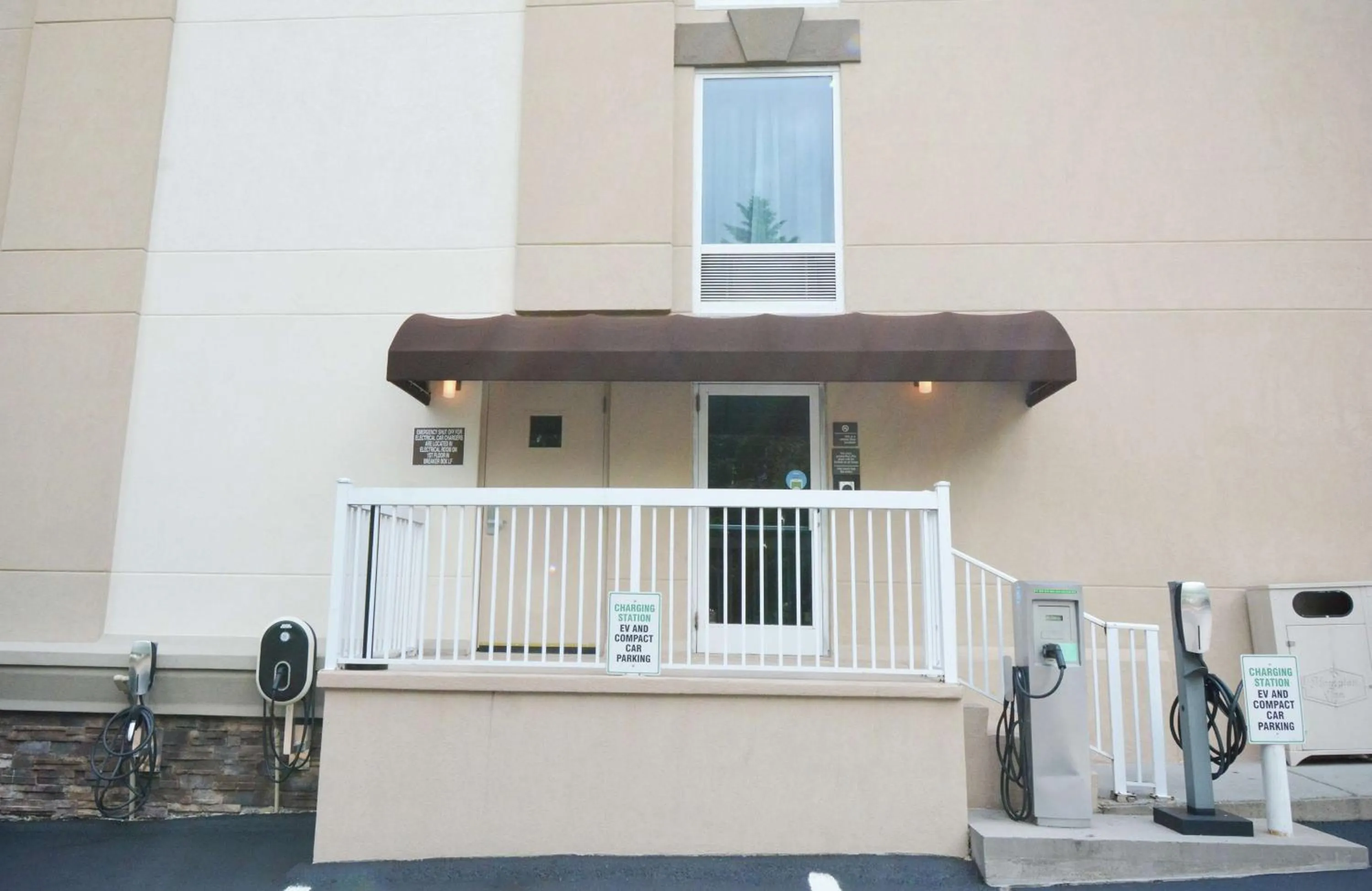 Property building in Hampton Inn Salem East - Electric Road