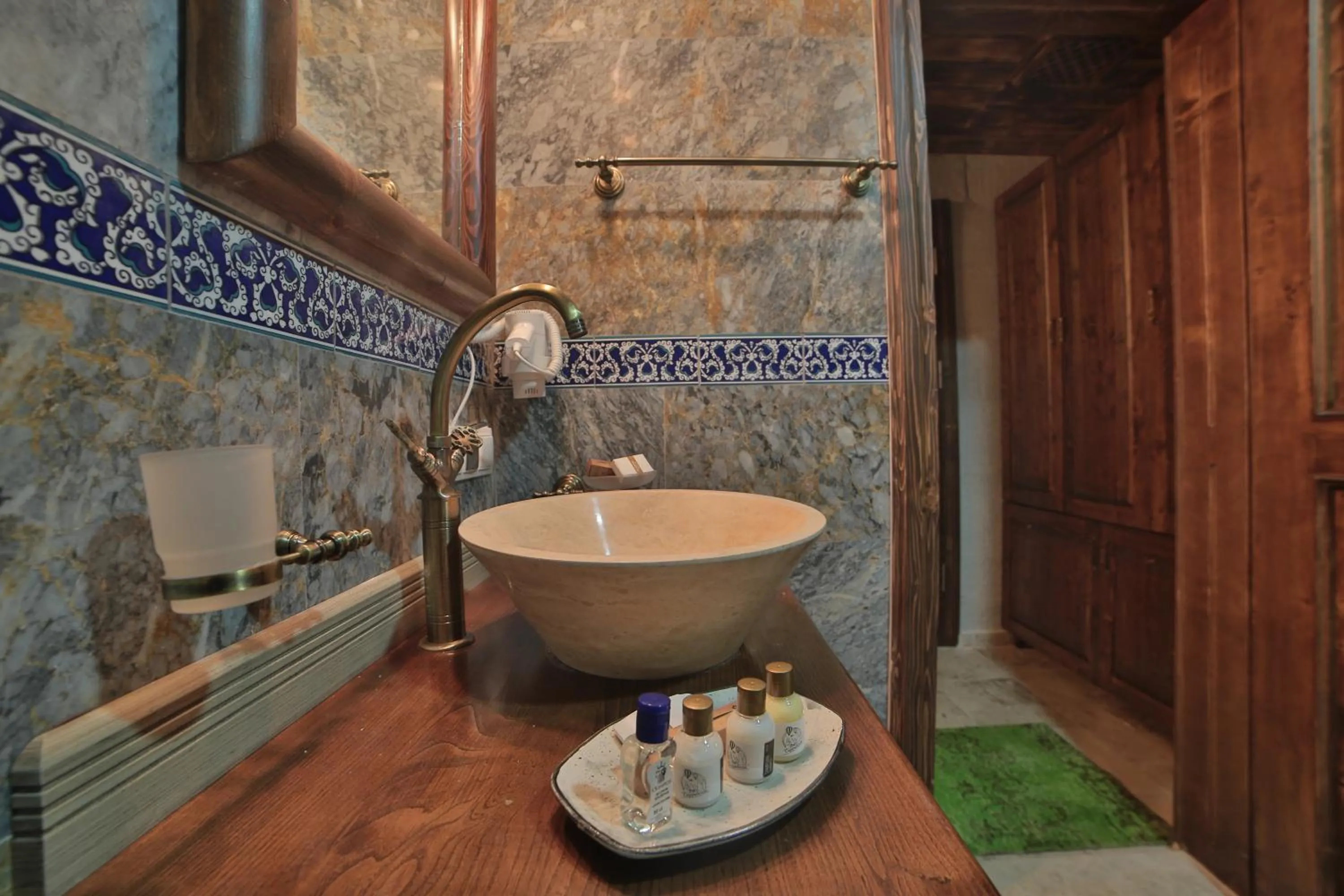 Bathroom in Caravanserai Inn Hotel