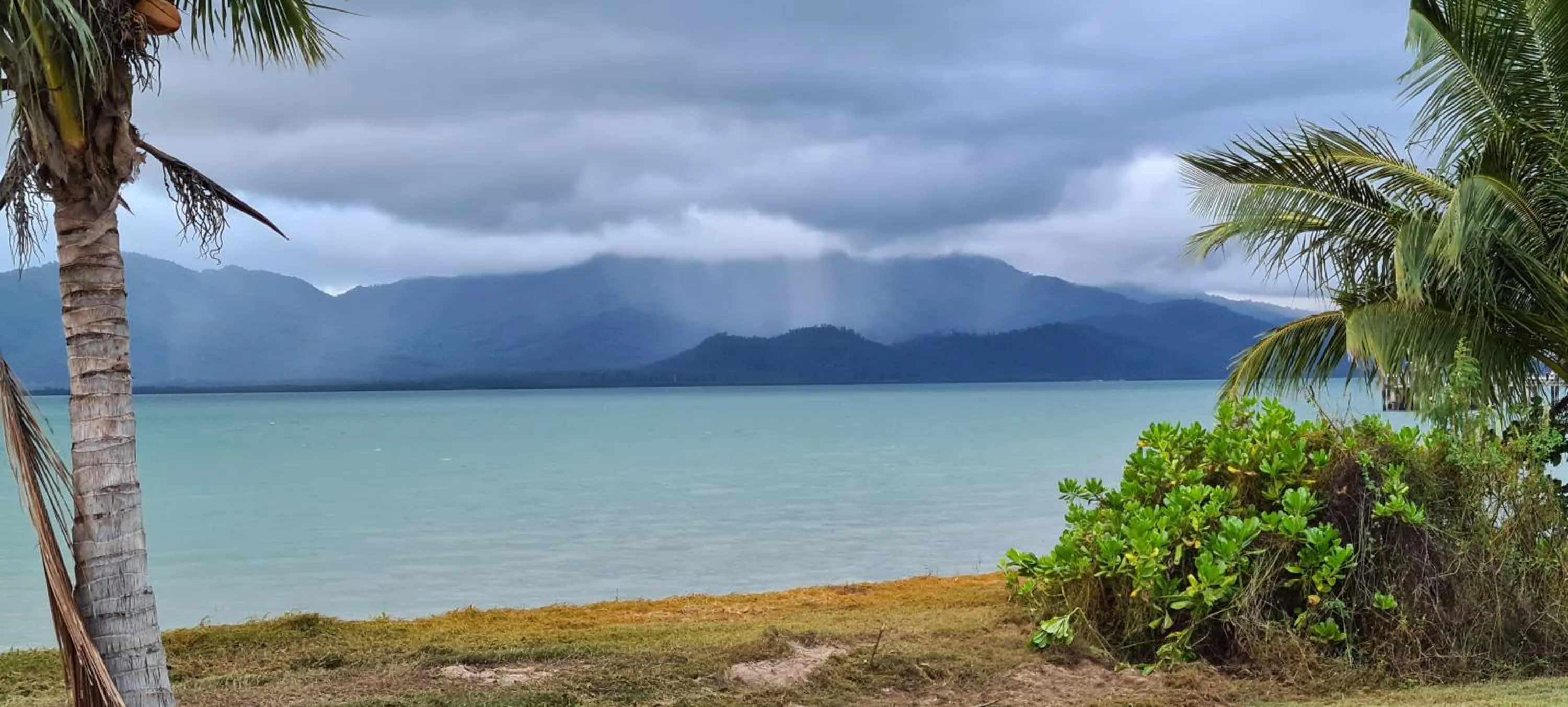 Cardwell Beachfront Motel
