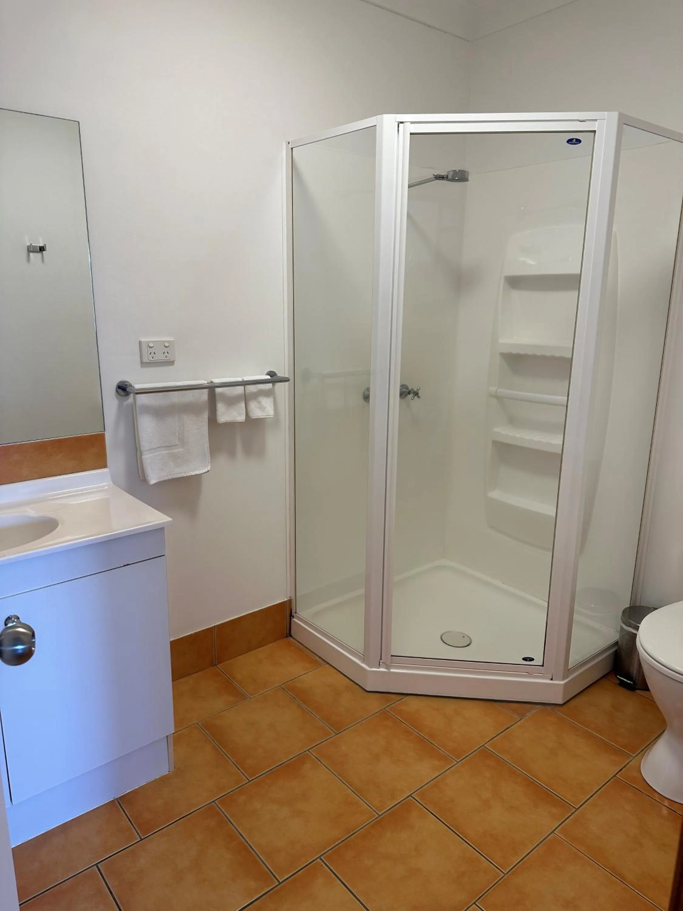 Cardwell Beachfront Motel