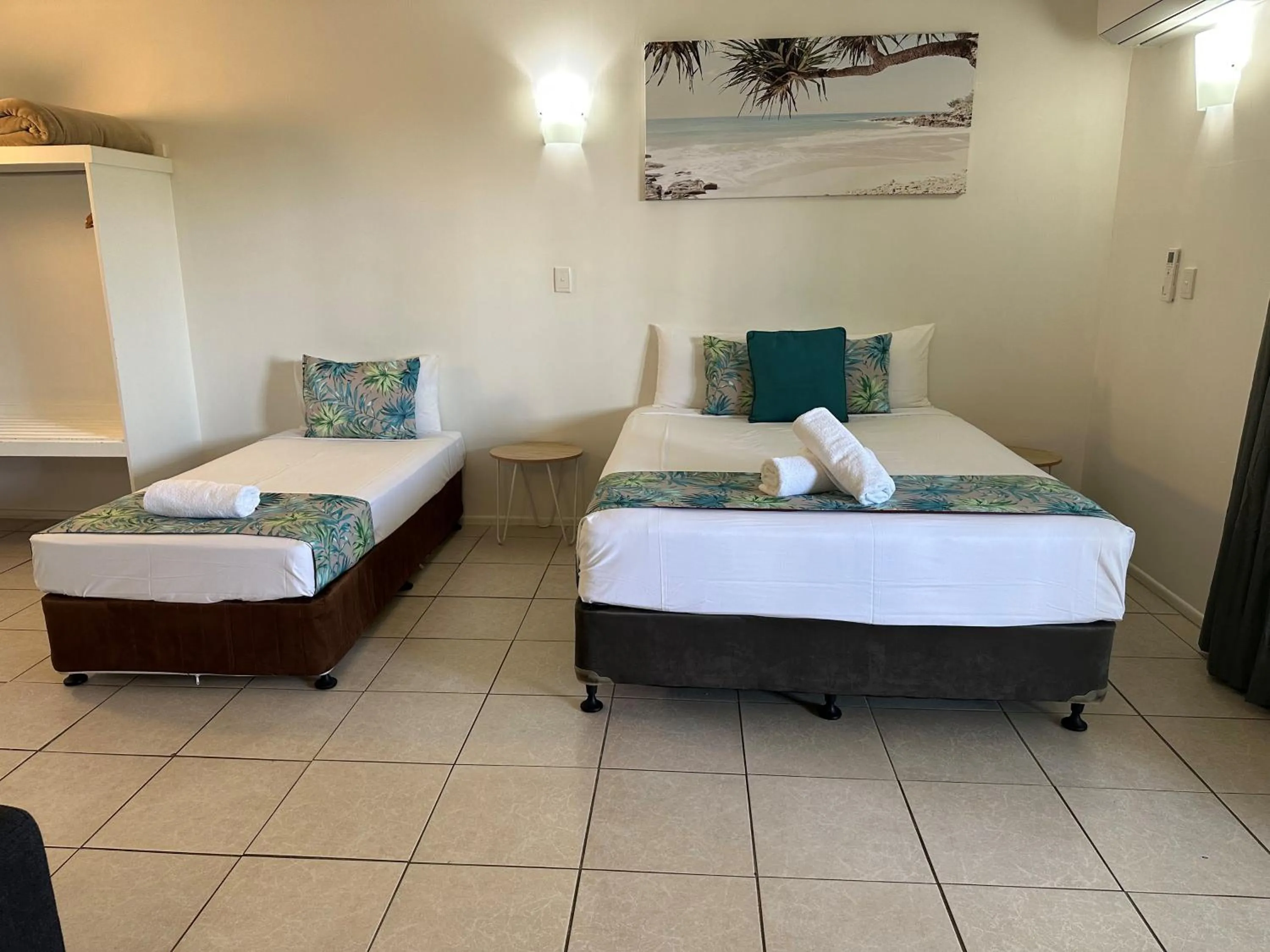 Bed in Cardwell Beachfront Motel