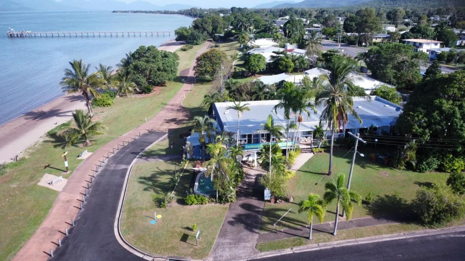 Cardwell Beachfront Motel
