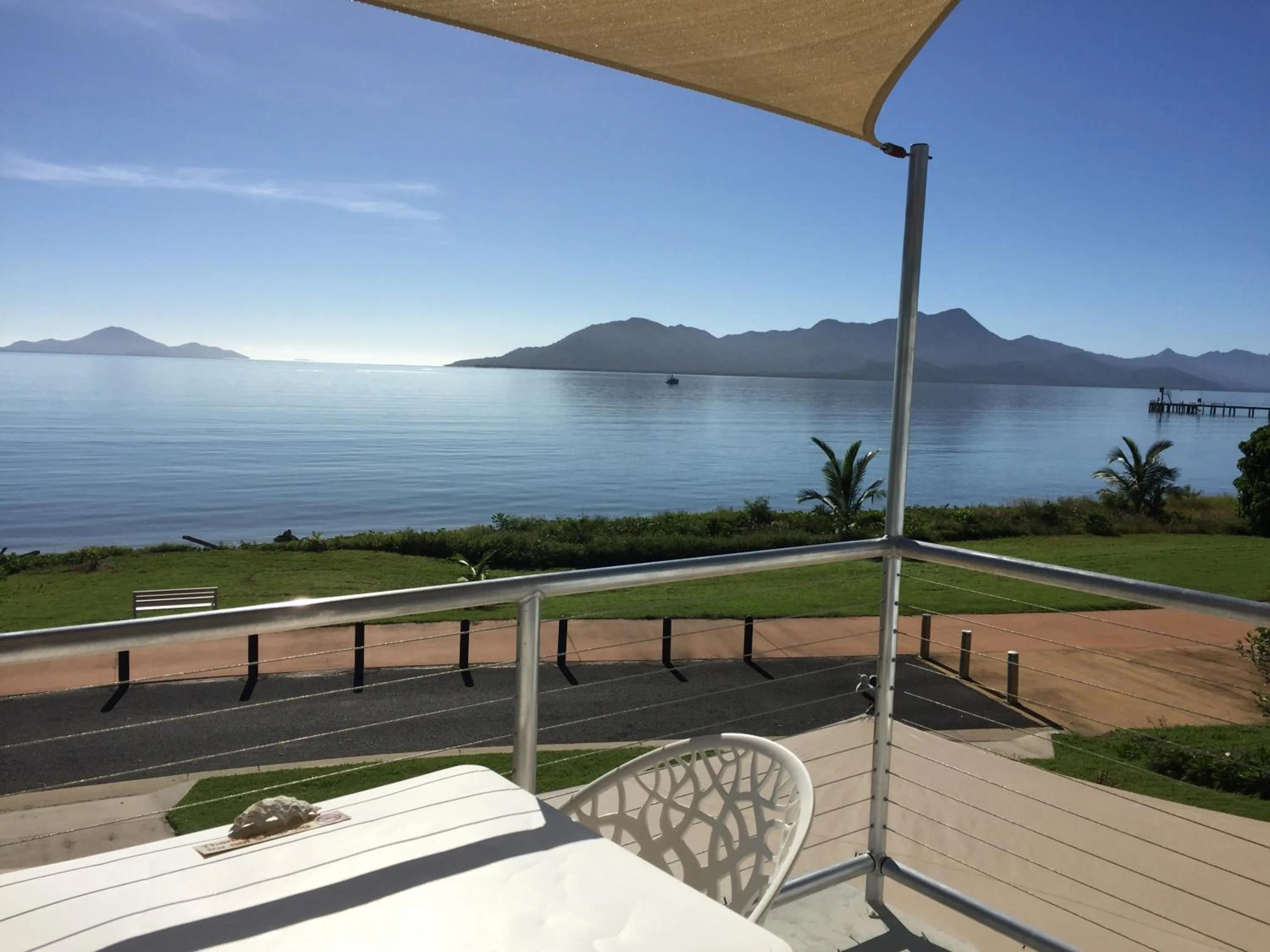Balcony/Terrace in Cardwell Beachfront Motel