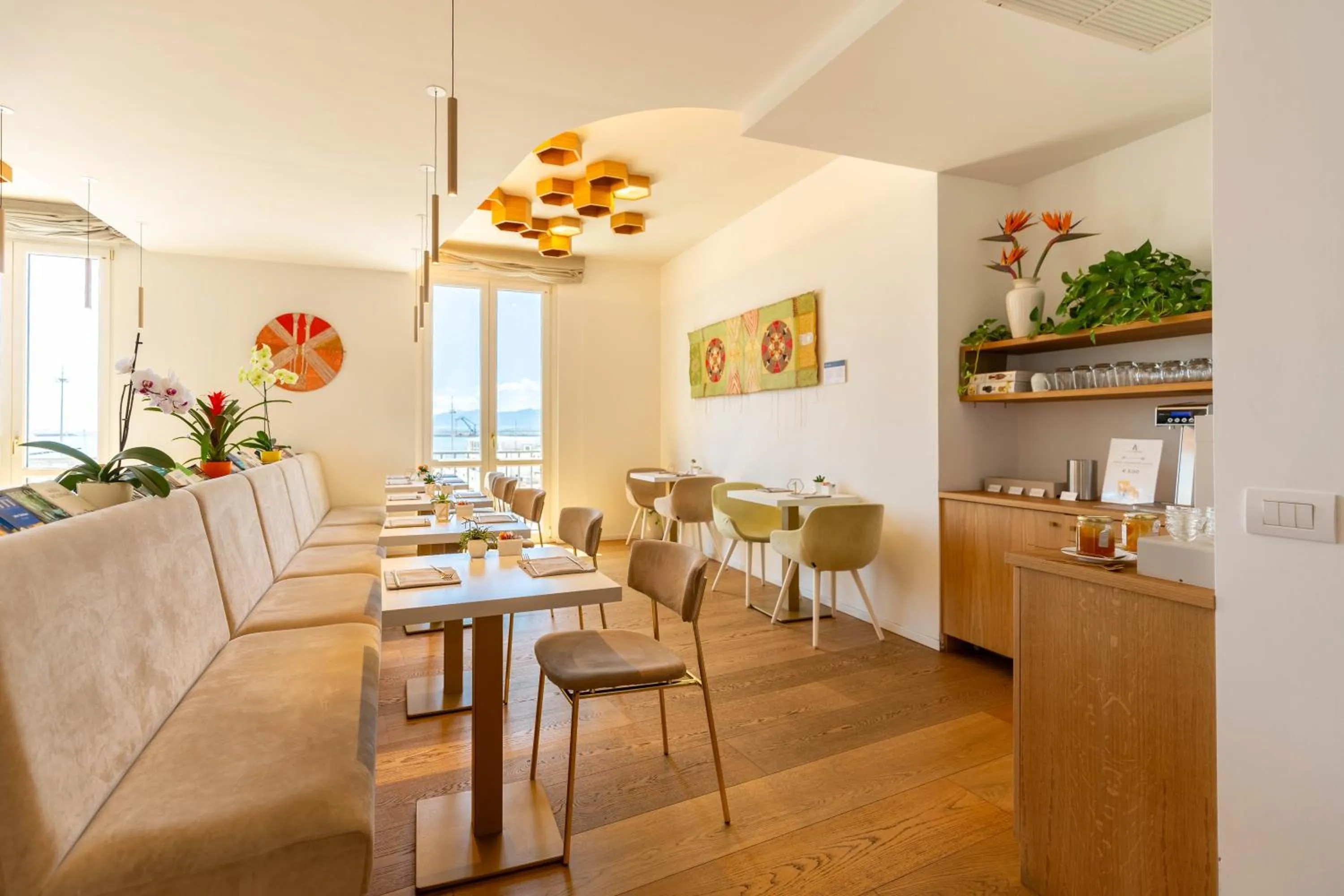 Restaurant/places to eat in Hotel Aristeo