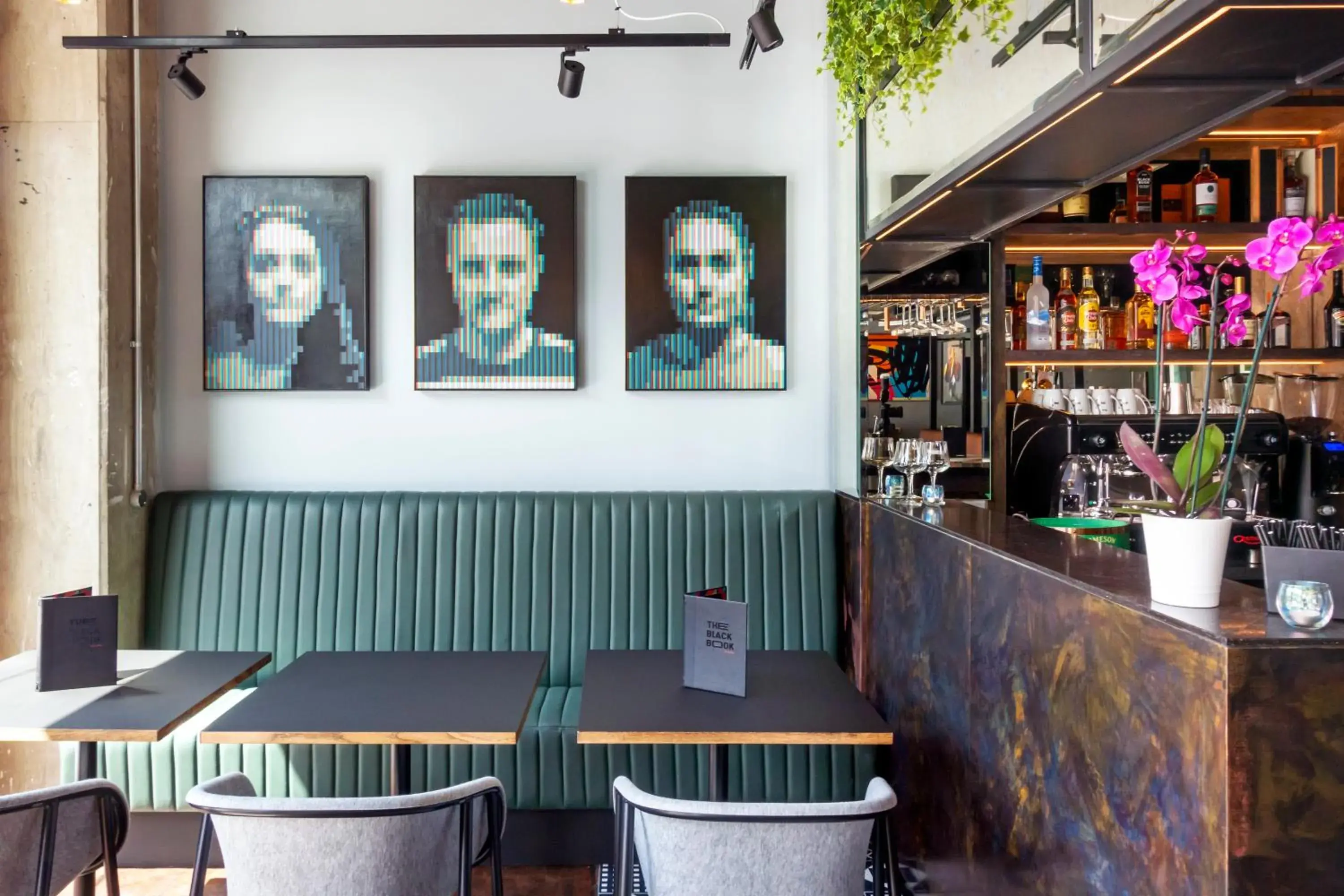 Lounge or bar in The Hendrick Smithfield Lounge or bar in The Hendrick Smithfield