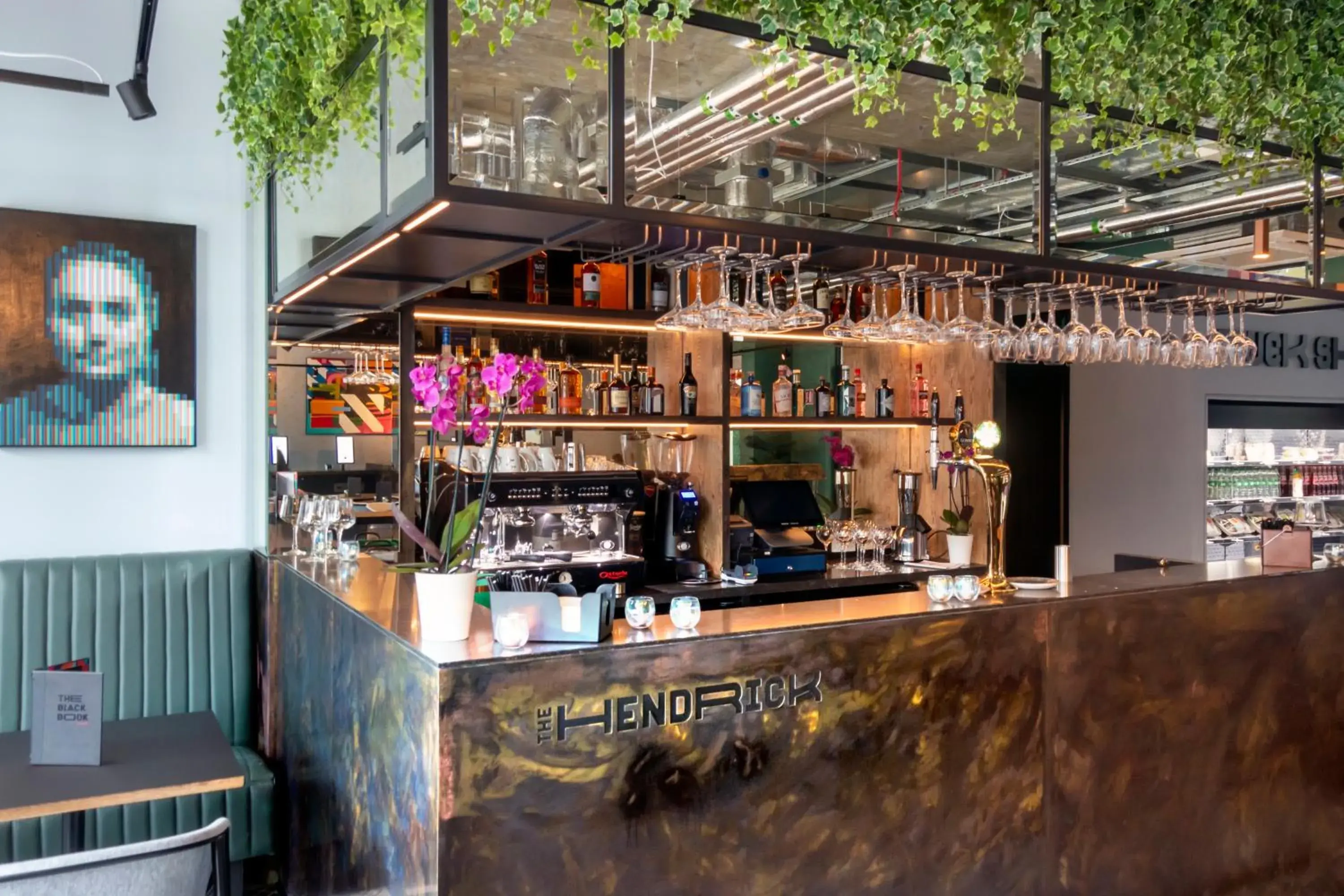 Lounge or bar in The Hendrick Smithfield Lounge or bar in The Hendrick Smithfield