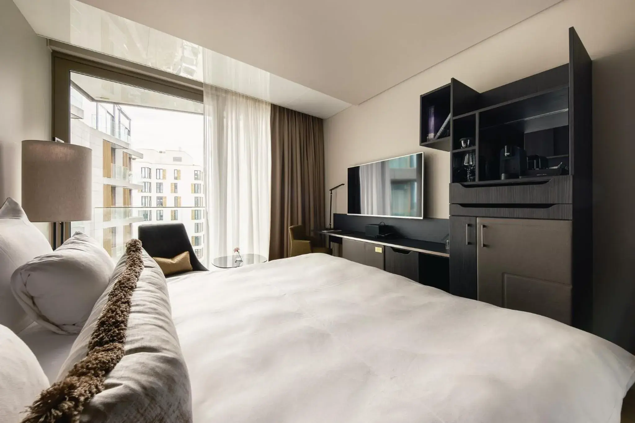 Bedroom, Bed in The Thief Bedroom, Bed in The Thief