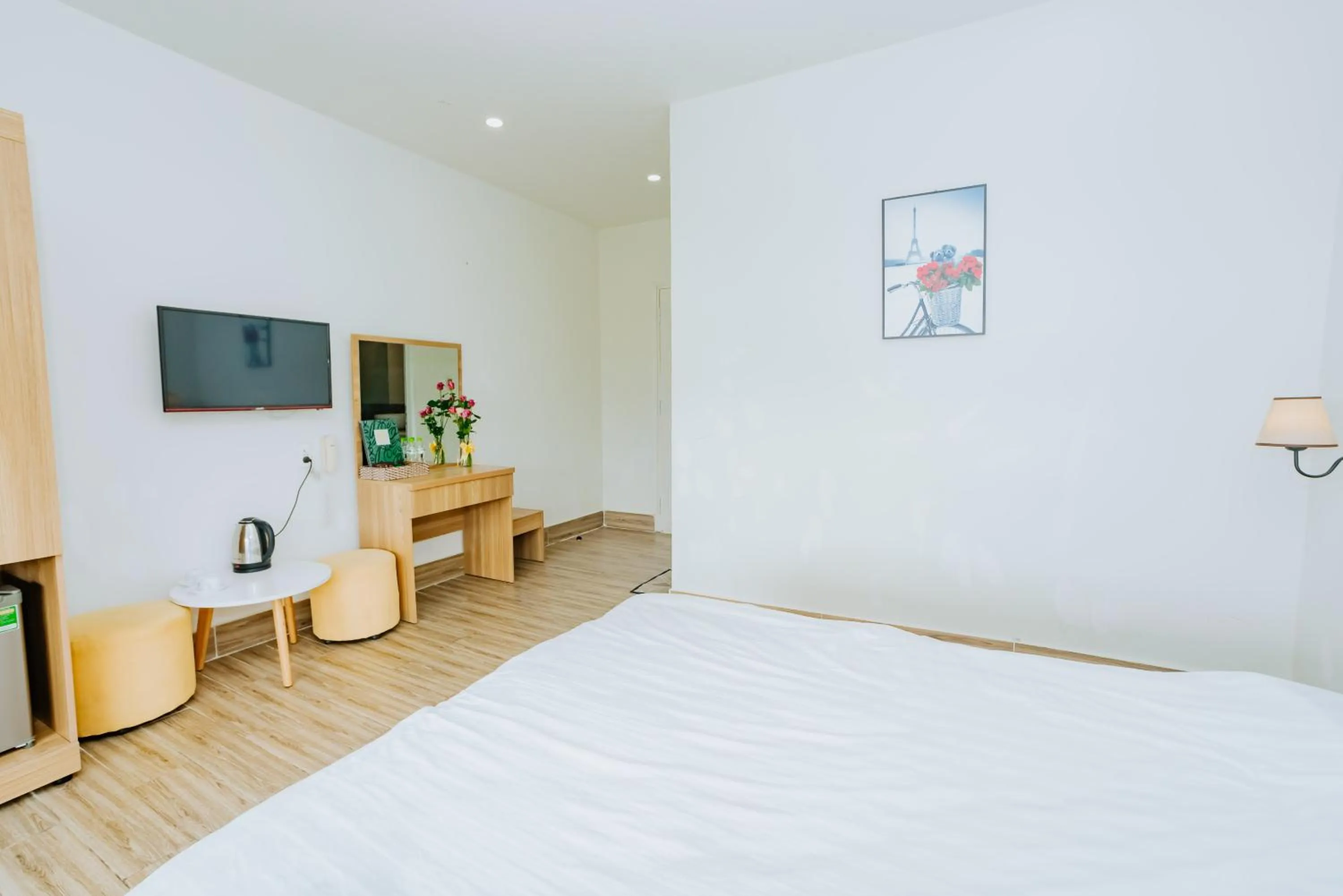 hair dresser, Bed in Lacami Dalat Hotel