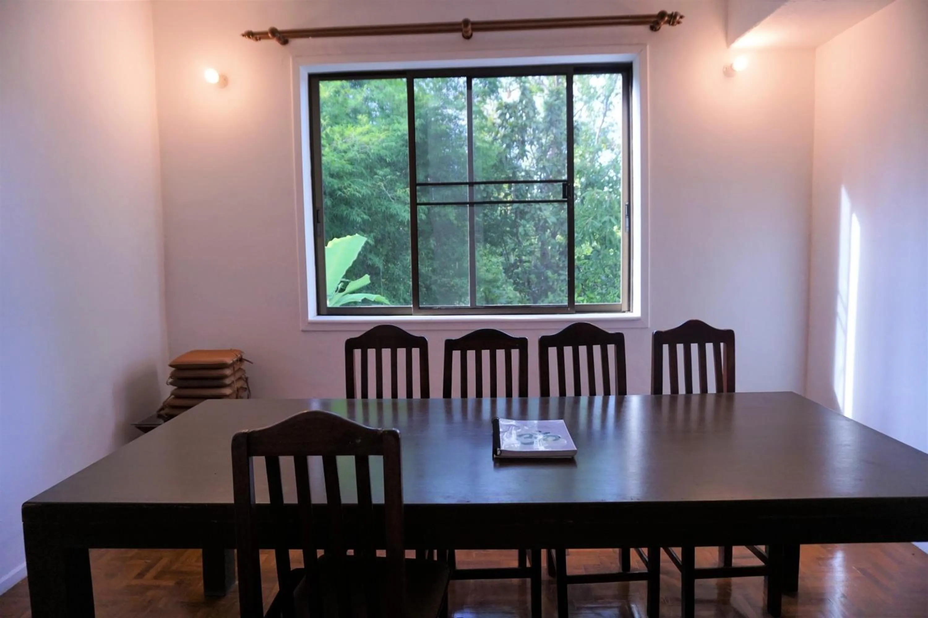 Restaurant/places to eat in Amaravati Wellness Center SHA Plus