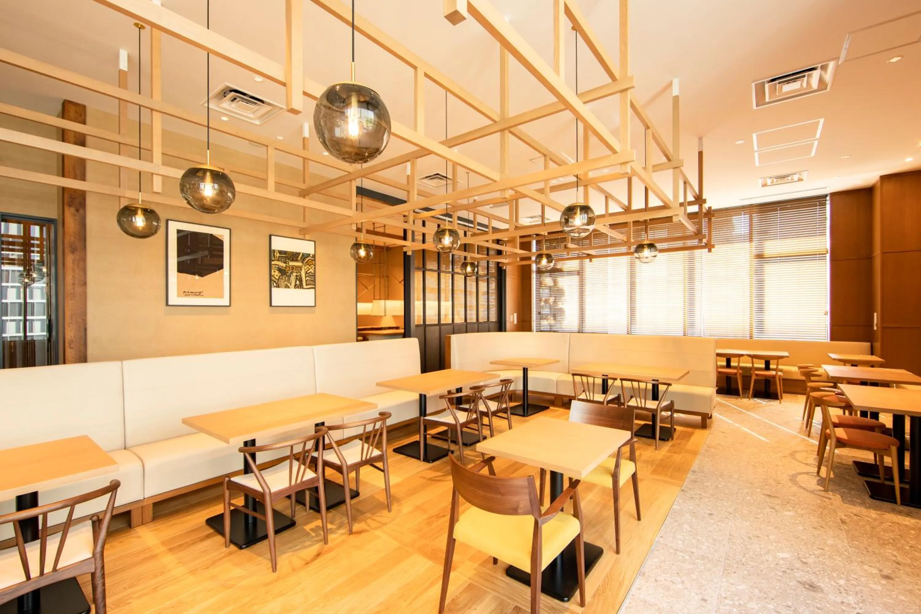 Restaurant/places to eat in karaksa hotel grande Shin-Osaka Tower