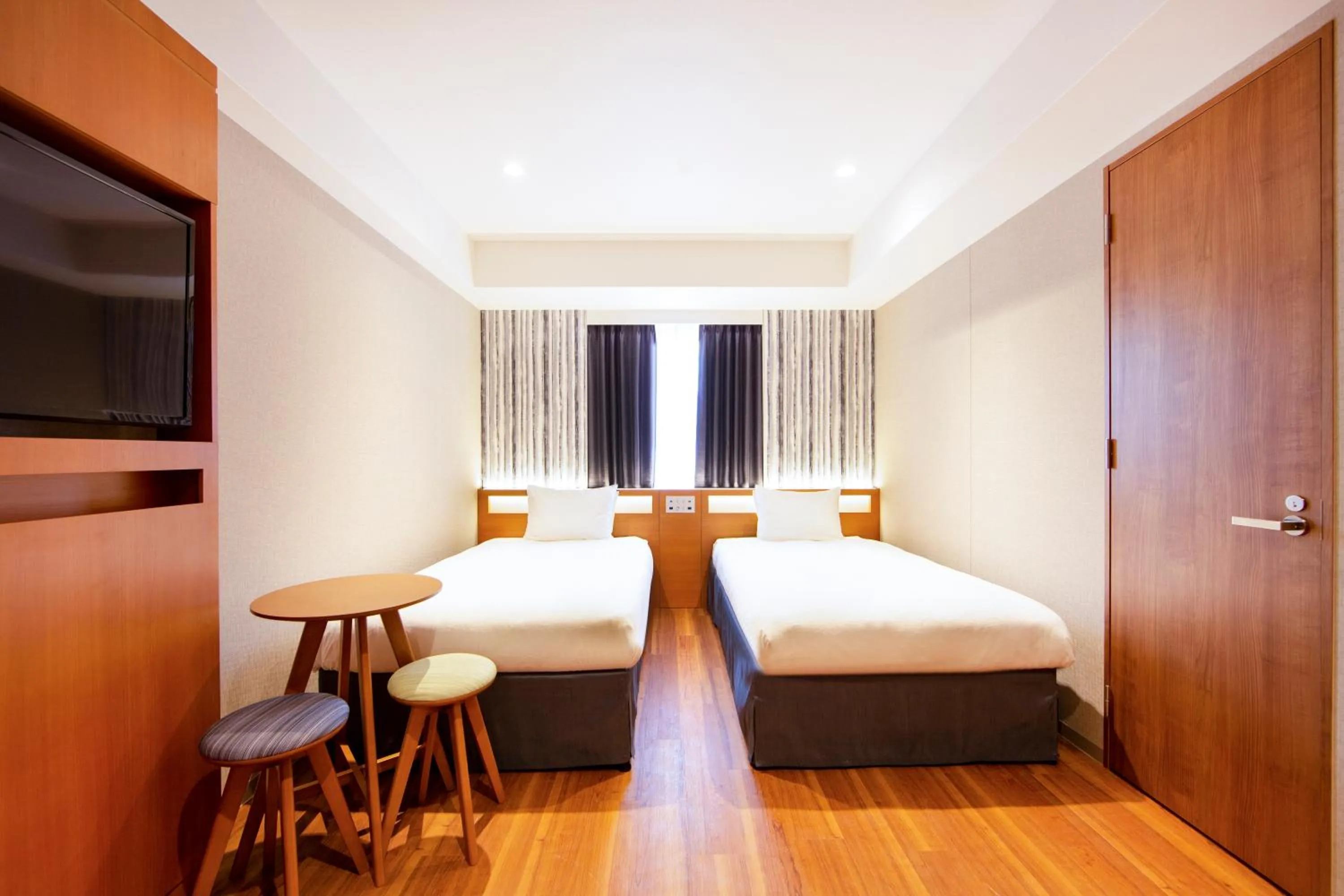 Photo of the whole room, Bed in karaksa hotel grande Shin-Osaka Tower