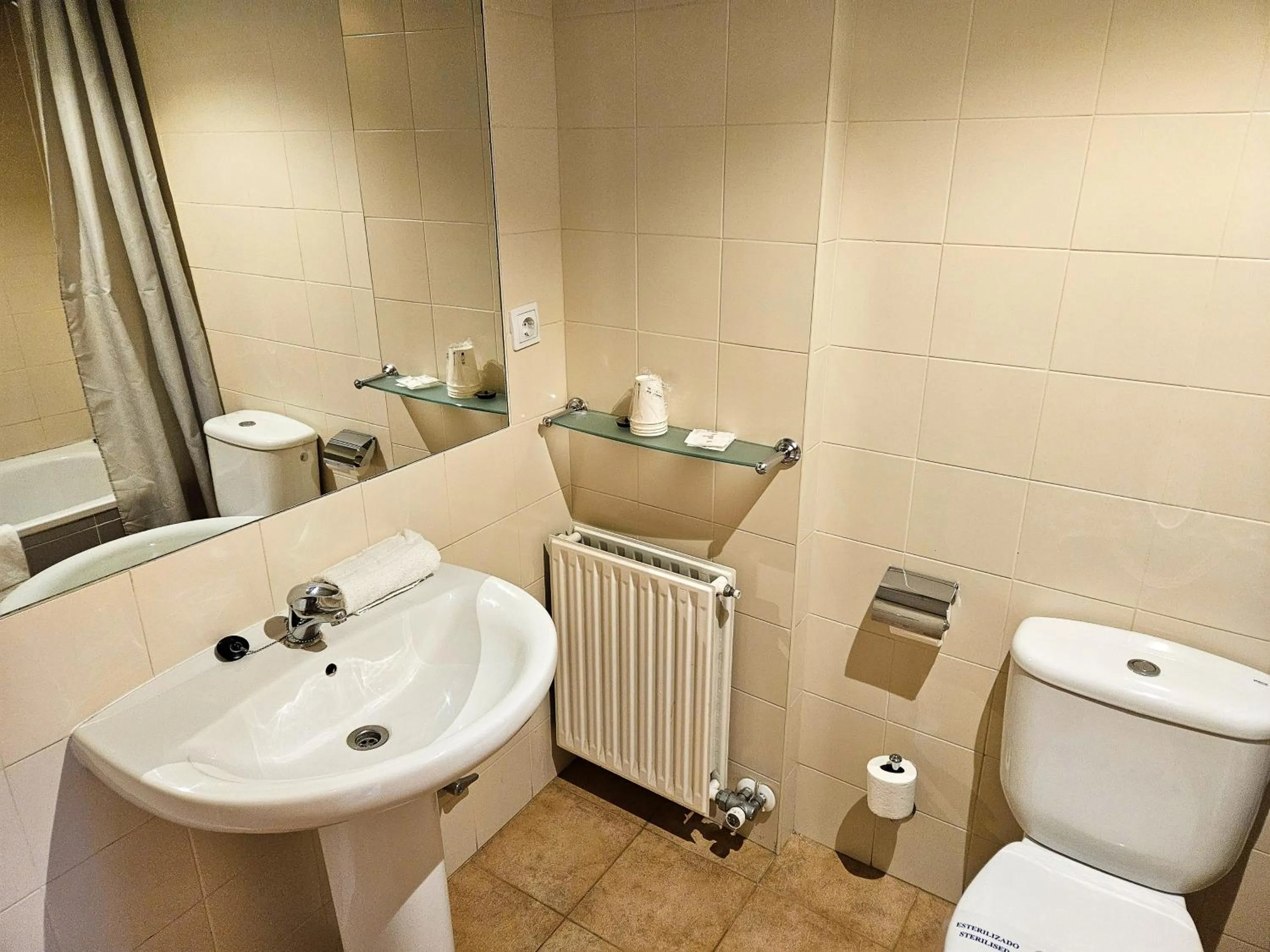 Bathroom in Apartamentos Canillo Ribagrossa 3000