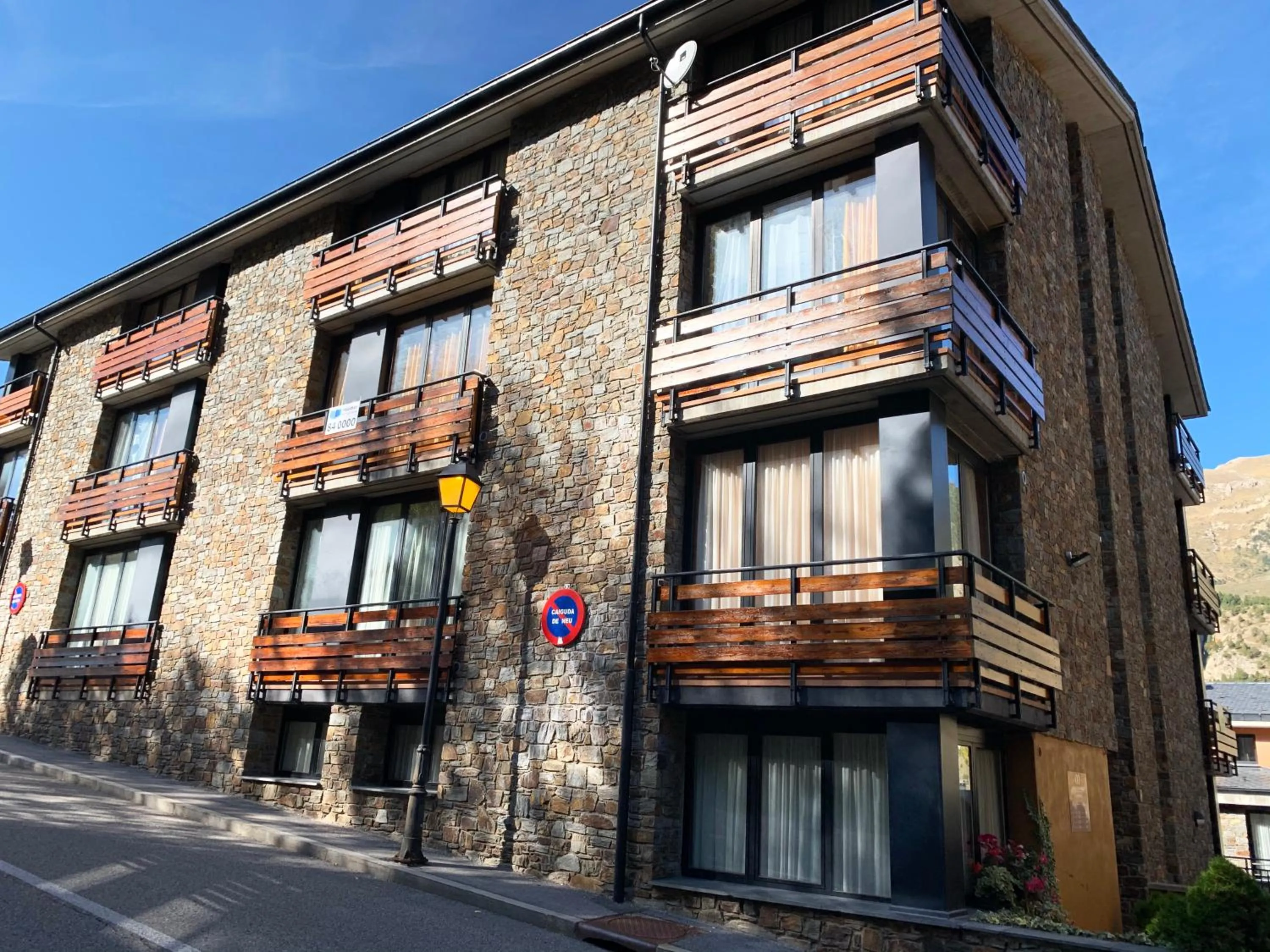 Property building in Apartamentos Canillo Ribagrossa 3000
