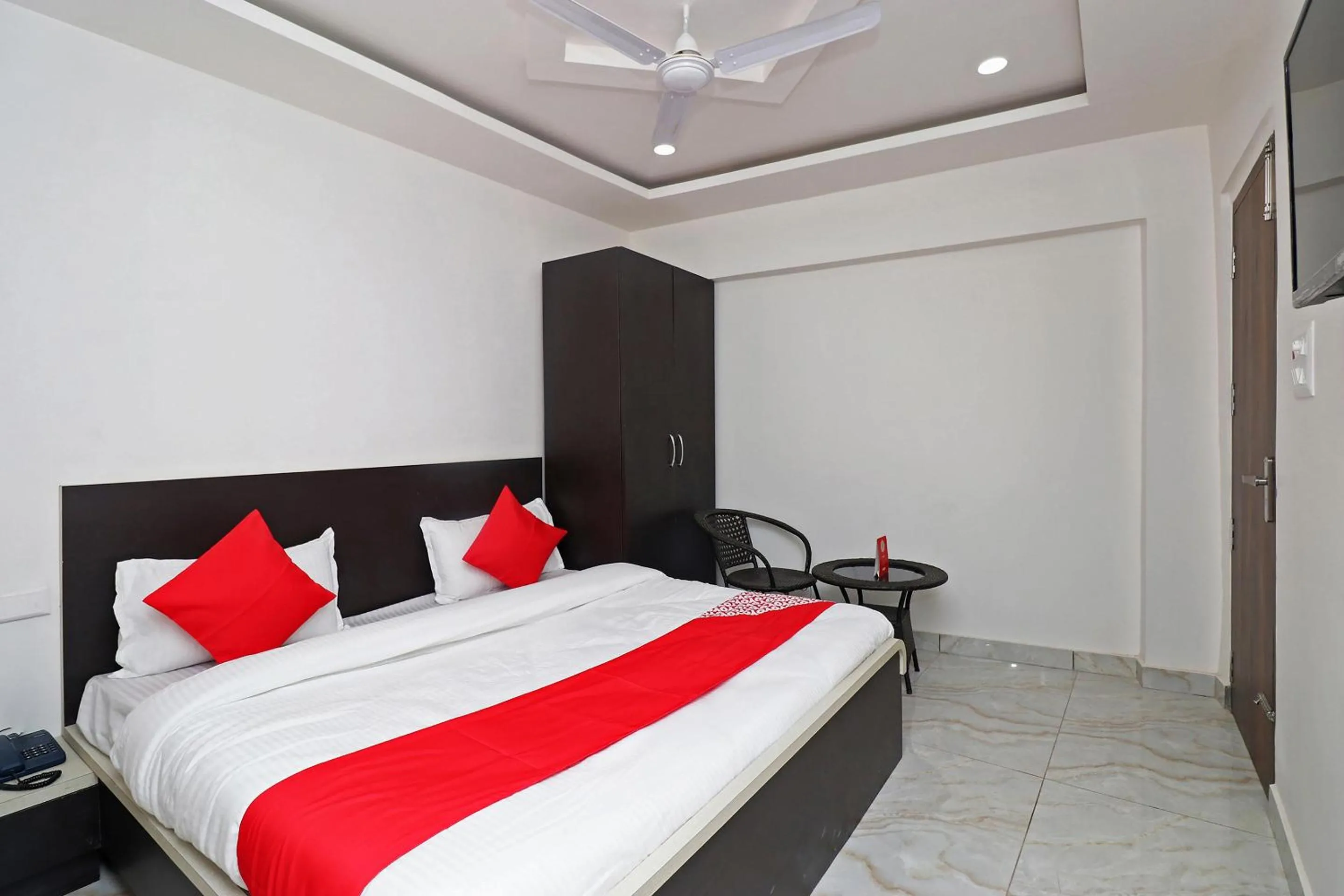 Lobby or reception, Bed in Super Hotel O R.c. Residency