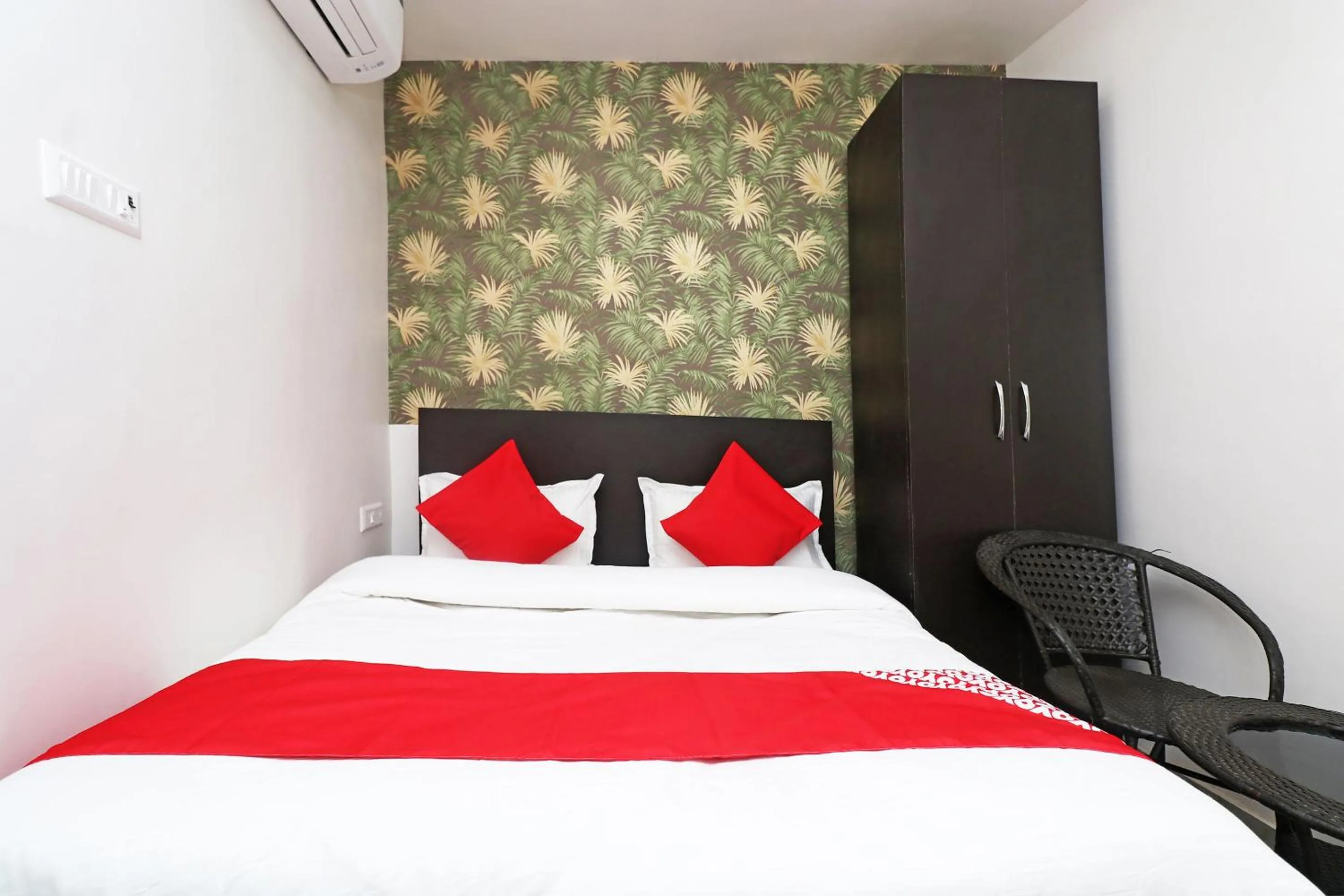 Bathroom, Bed in Super Hotel O R.c. Residency