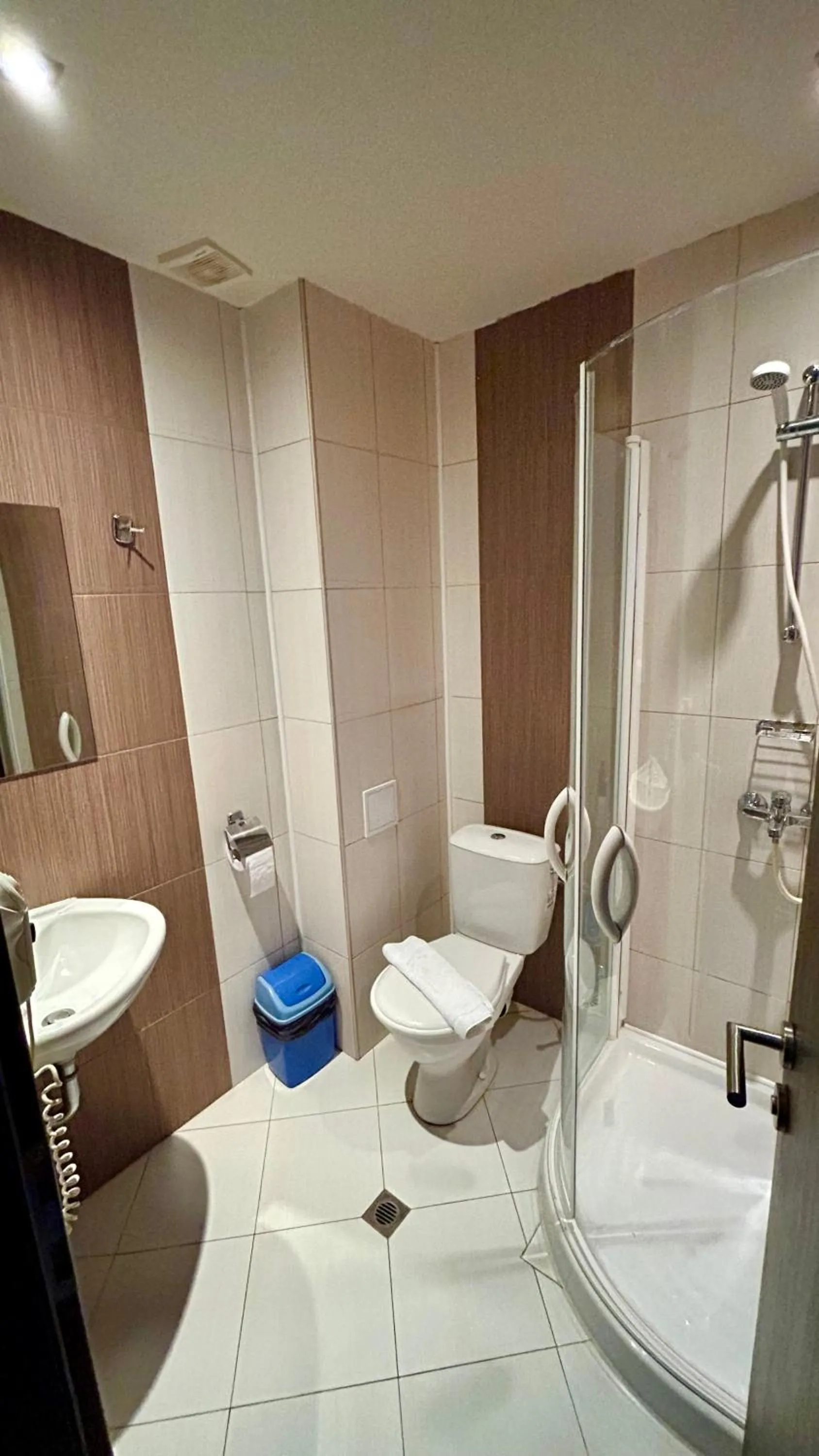 Shower in Dragoman Hotel