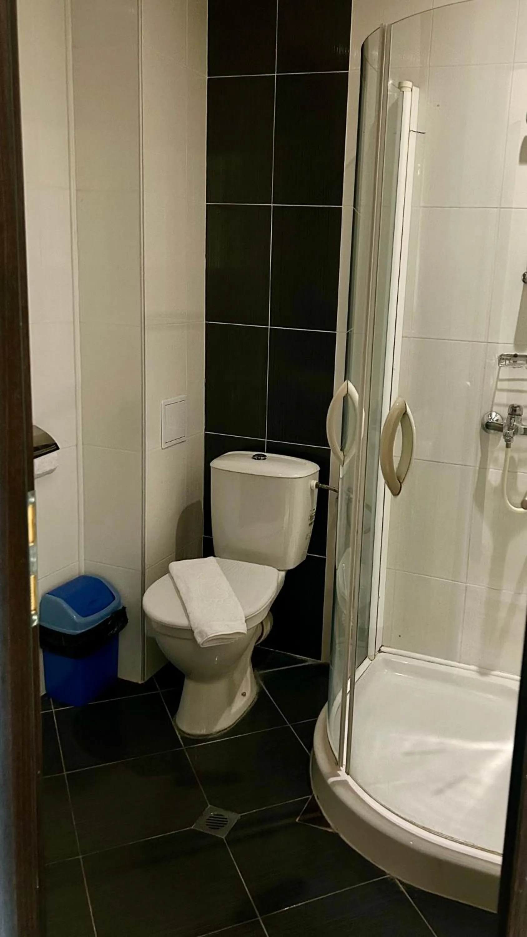 Shower in Dragoman Hotel