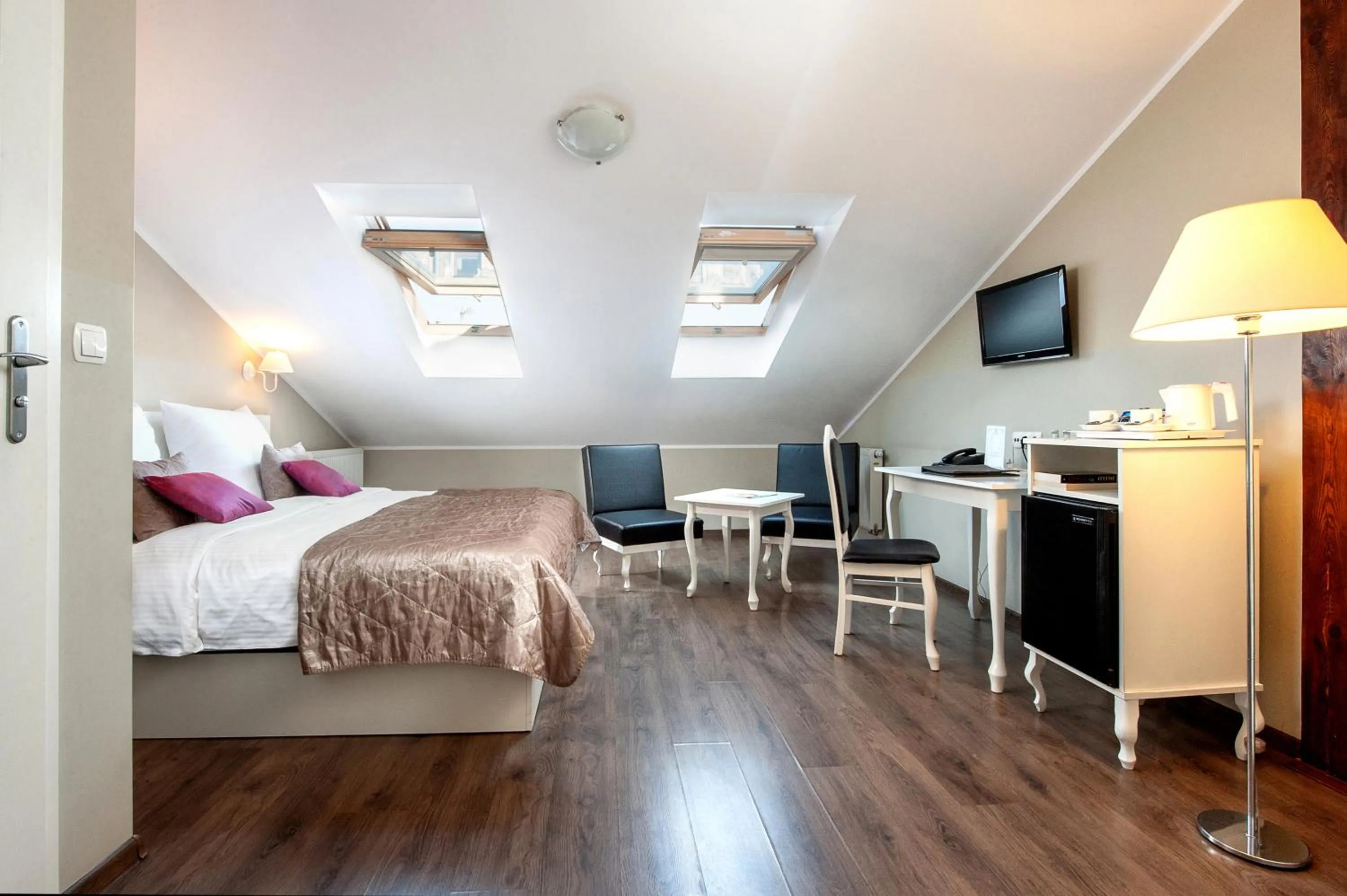 Coffee/tea facilities, Bed in Leone Aparthotel