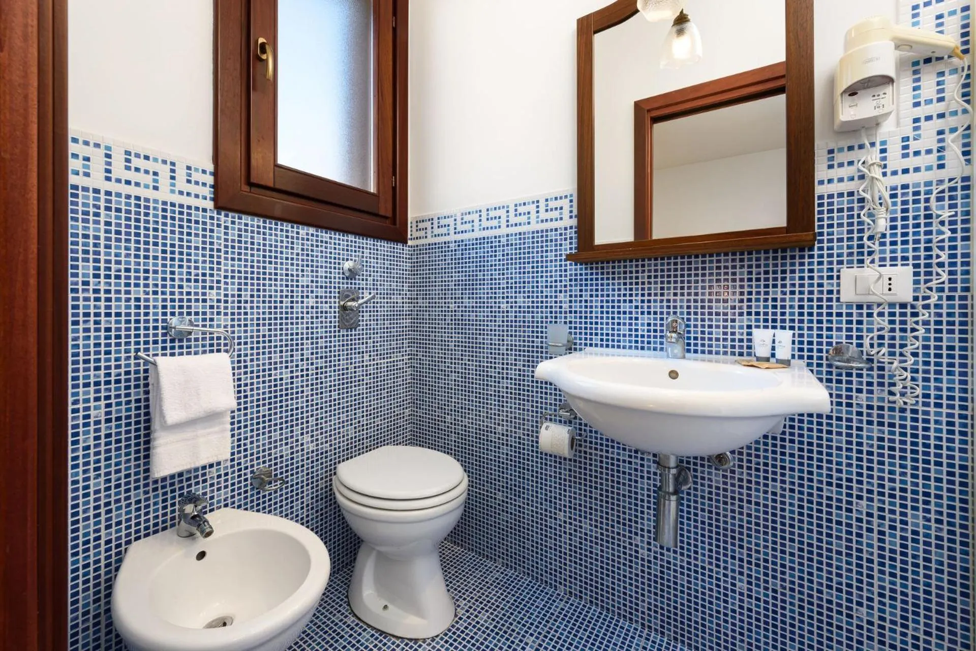 Shower in La Meridiana Hotel